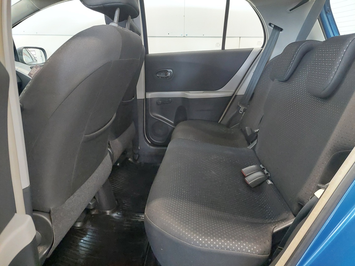 TOYOTA Yaris 12