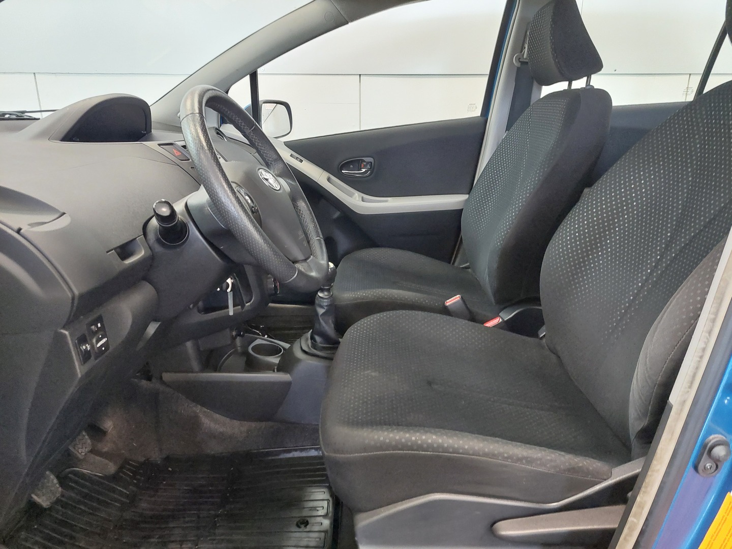 TOYOTA Yaris 13