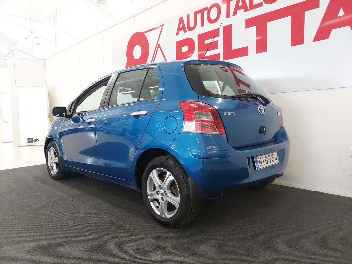 TOYOTA Yaris 4