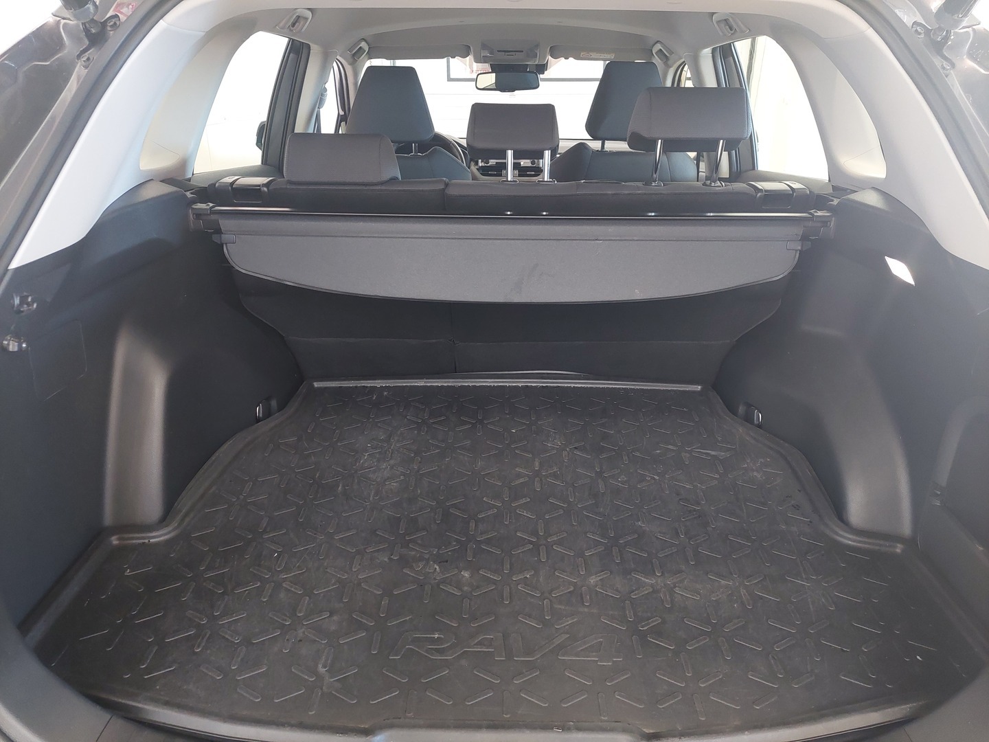 TOYOTA RAV4 16