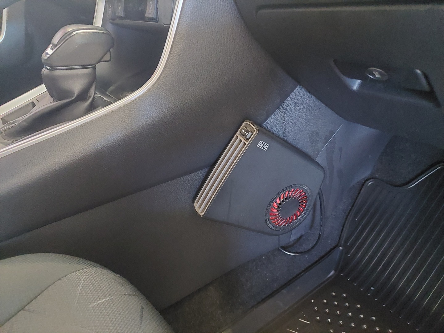 TOYOTA RAV4 24