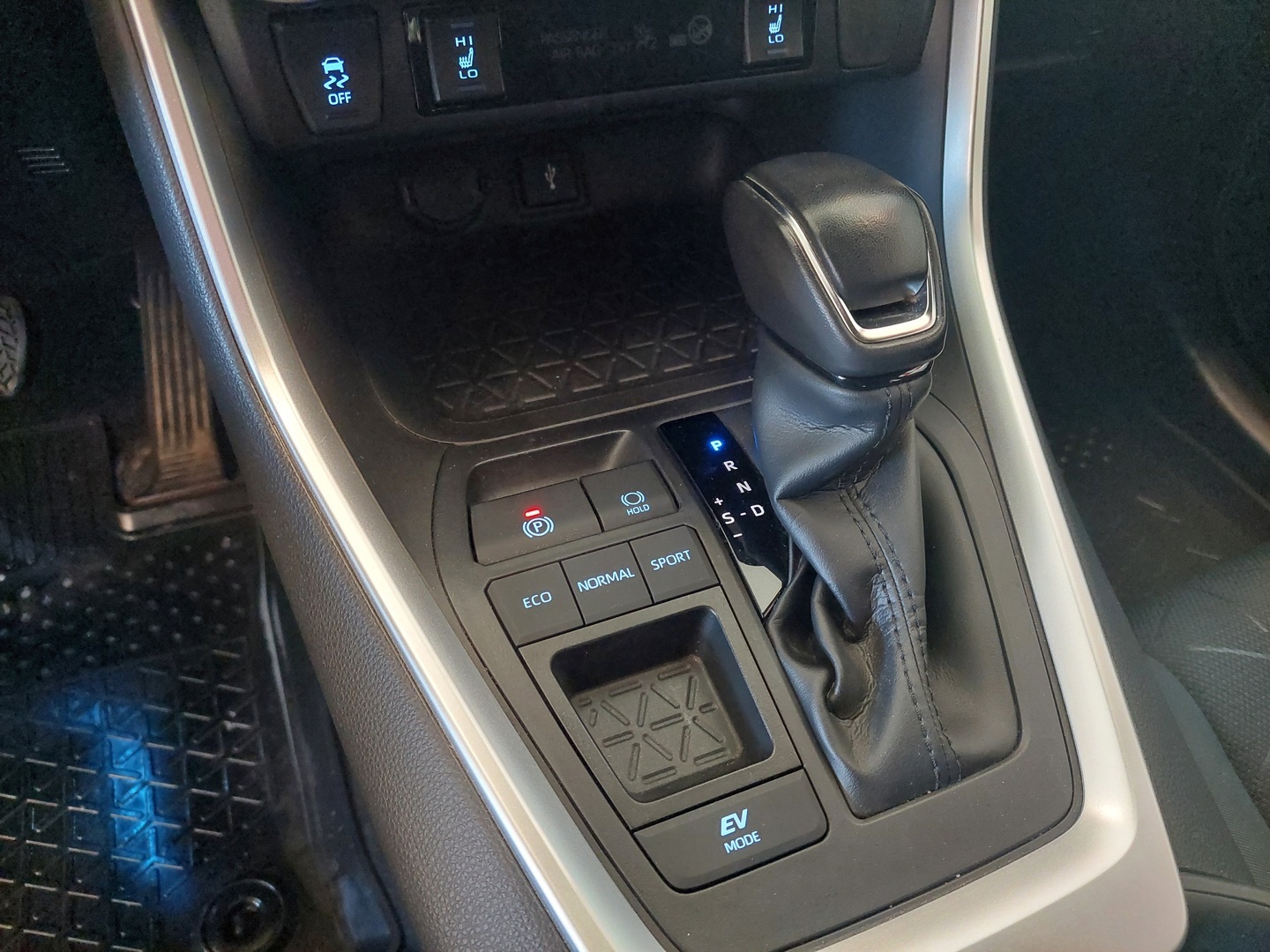 TOYOTA RAV4 28