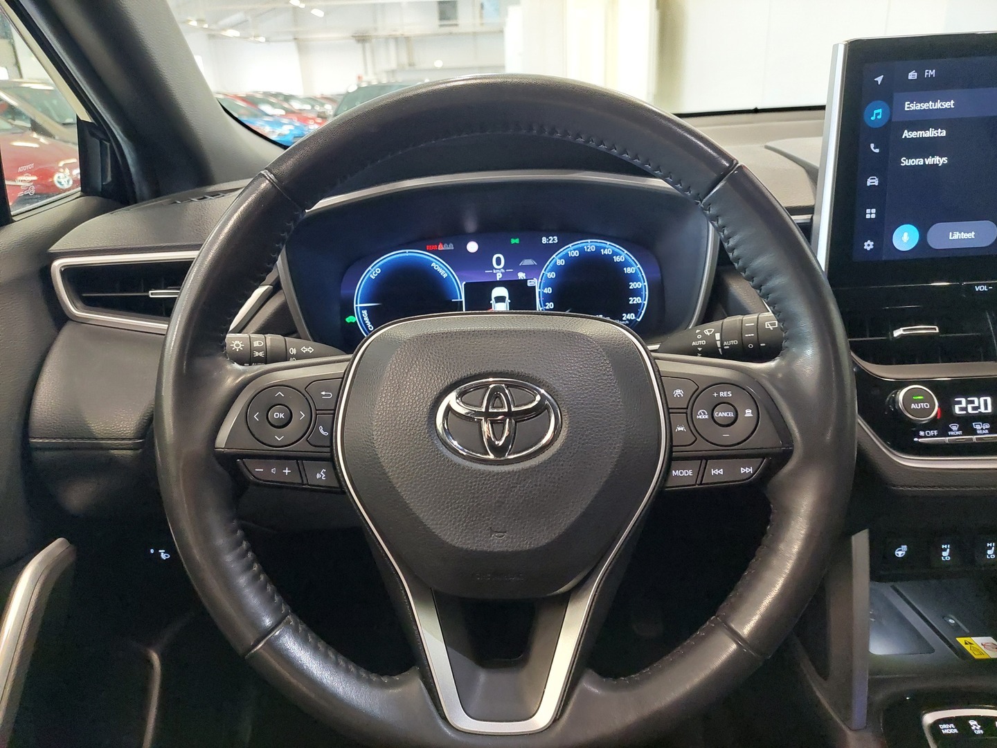 TOYOTA Corolla Cross 13