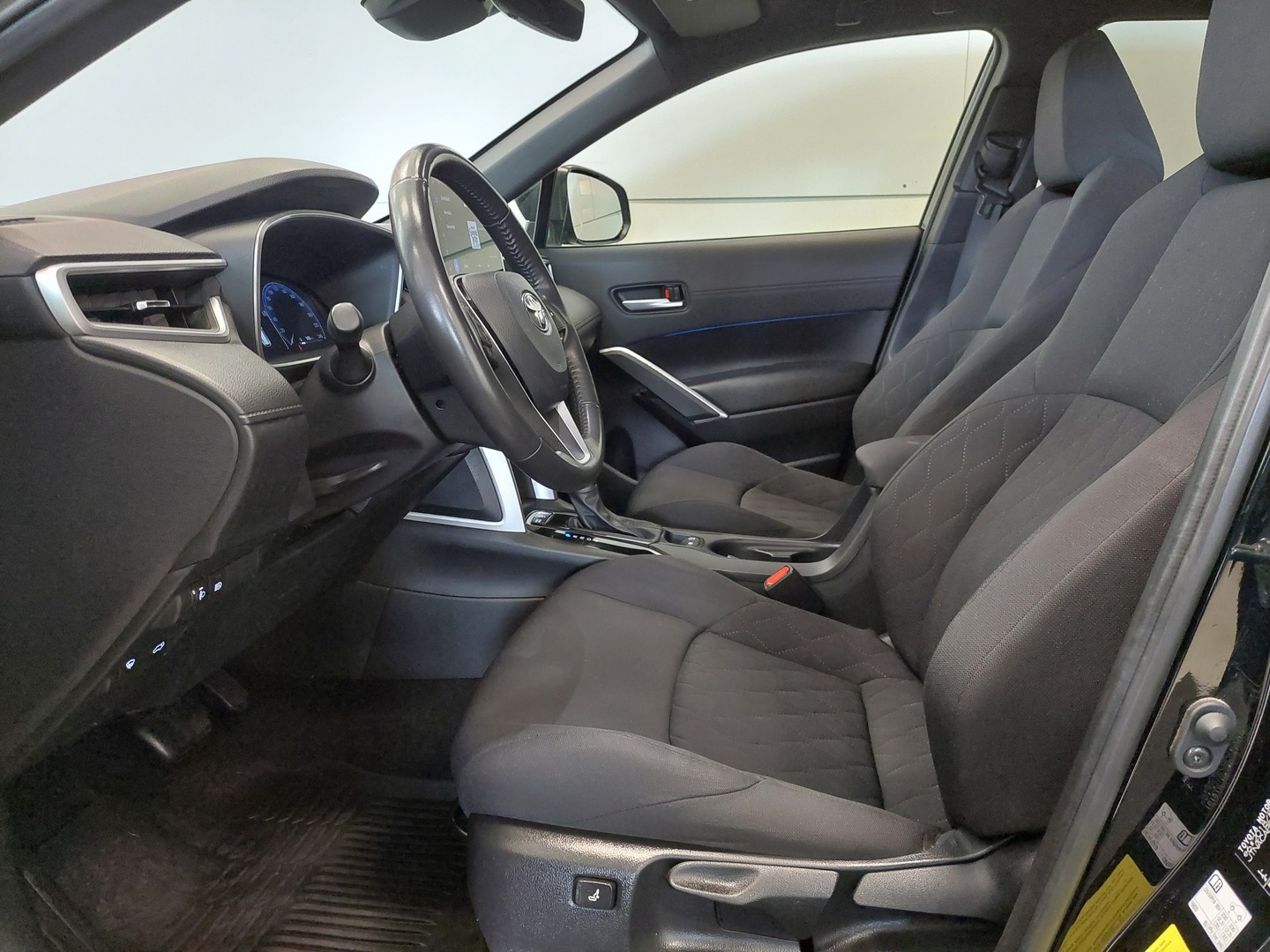 TOYOTA Corolla Cross 9