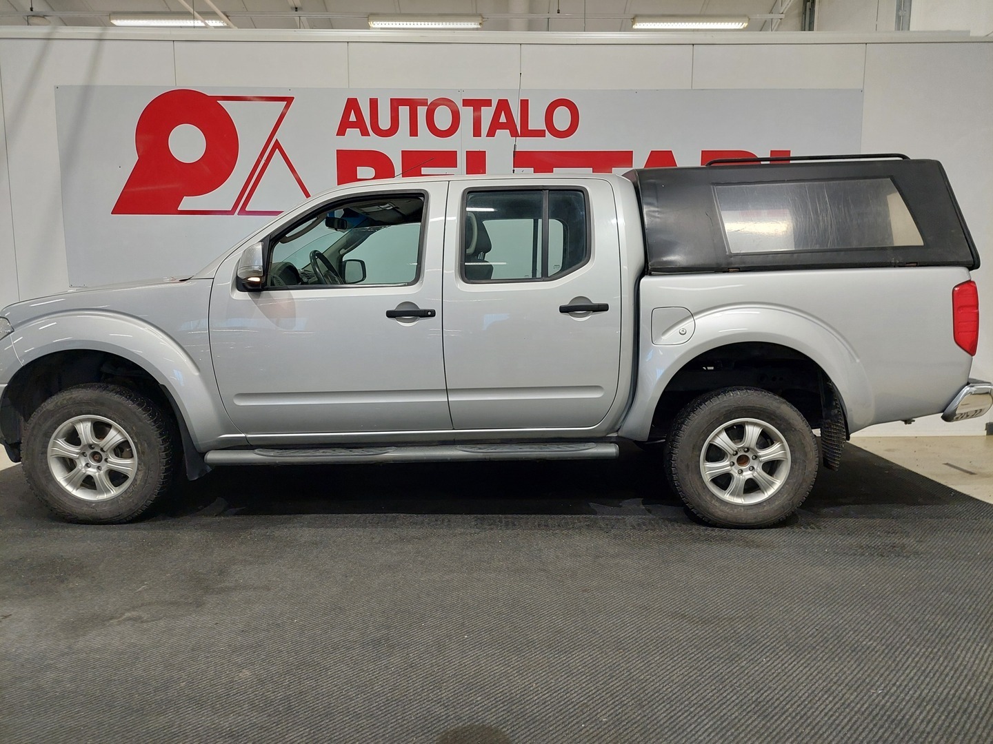 NISSAN Navara 5