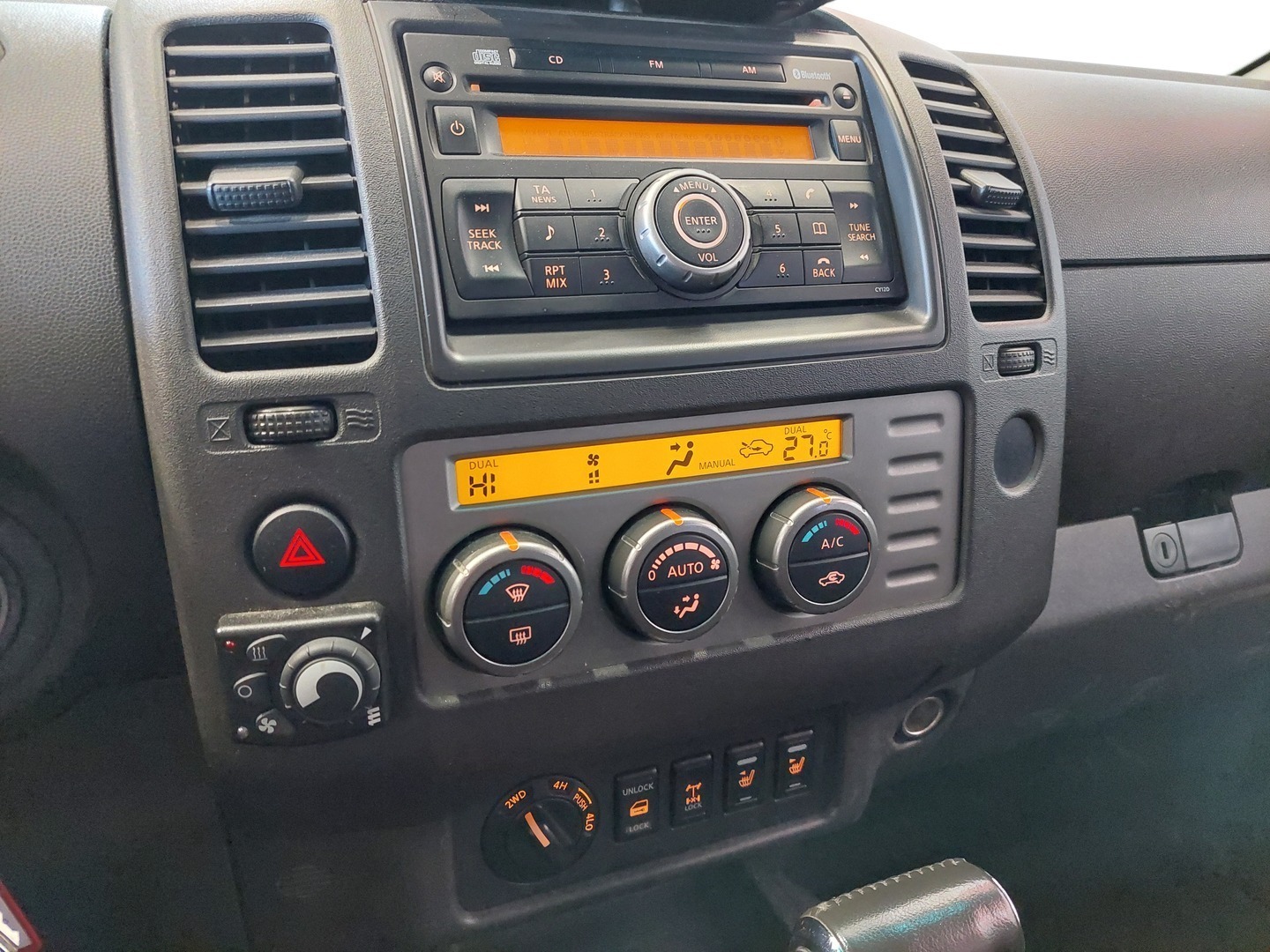 NISSAN Navara 6
