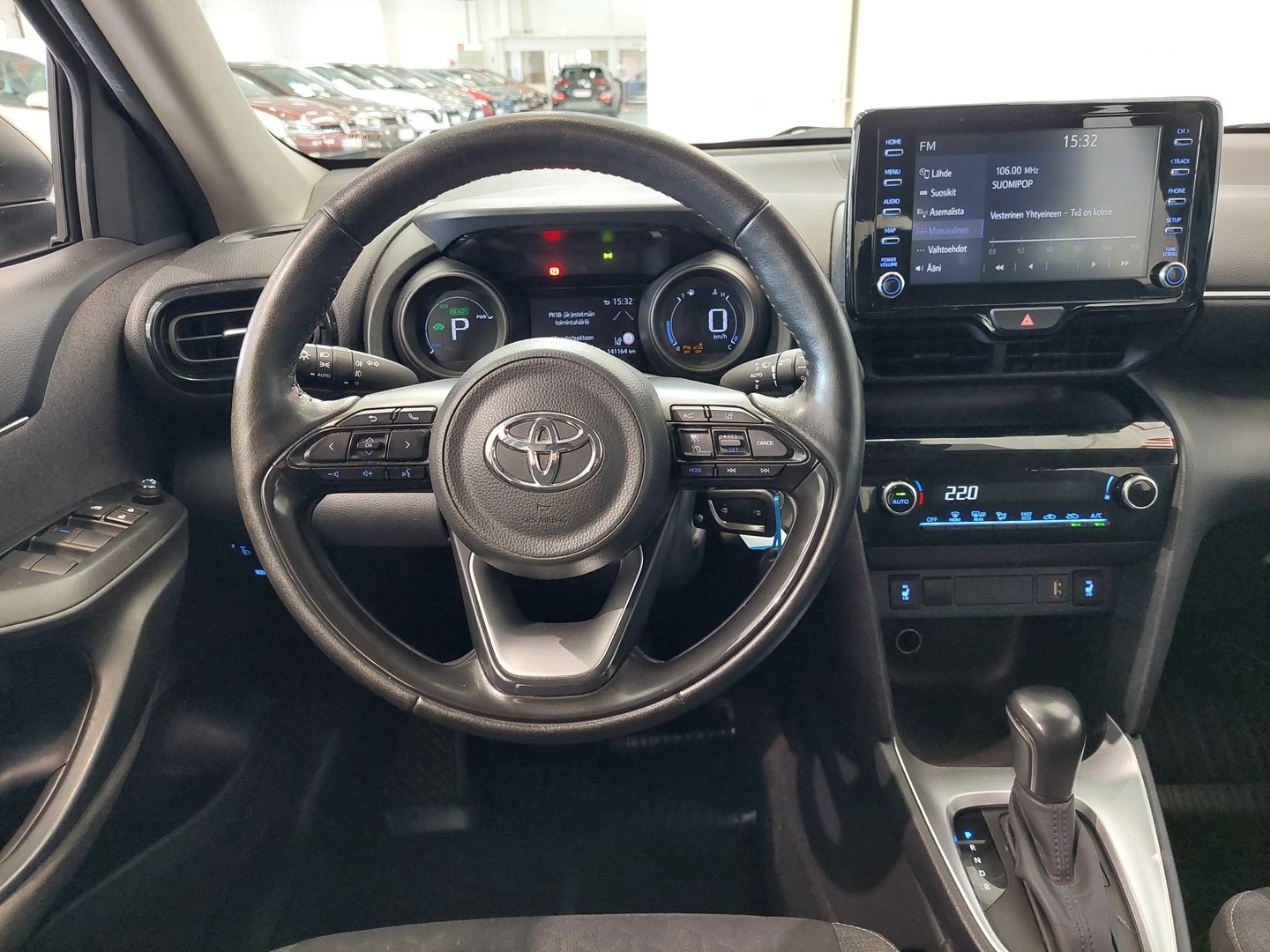 TOYOTA Yaris Cross 13