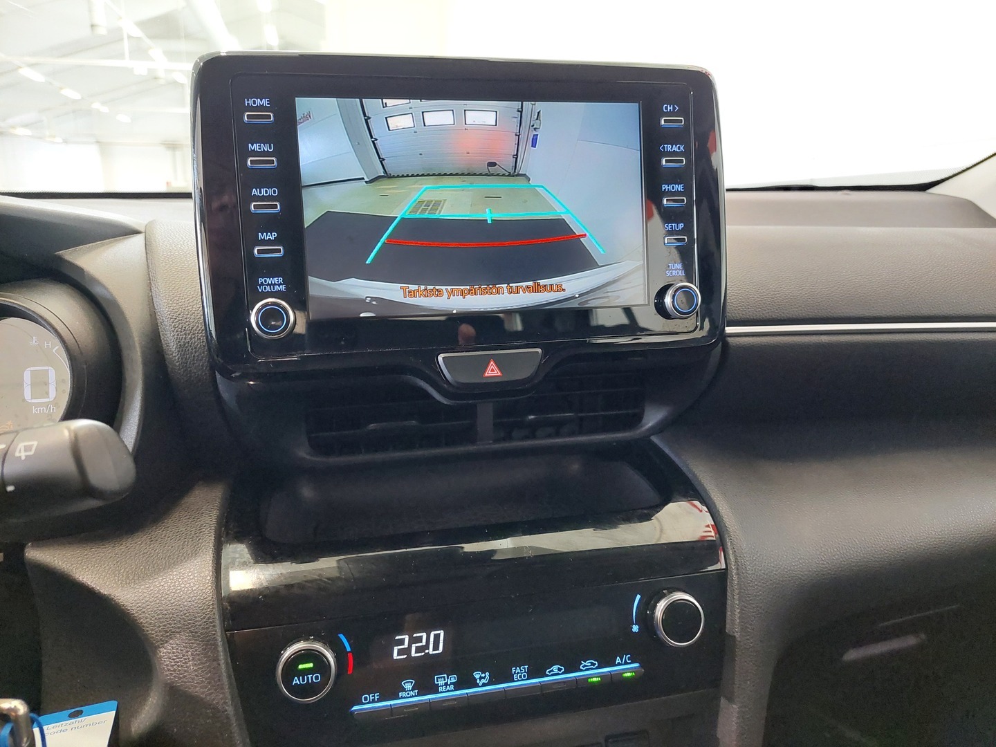 TOYOTA Yaris Cross 19