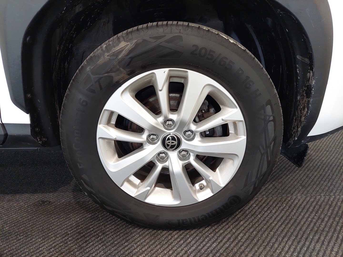 TOYOTA Yaris Cross 23