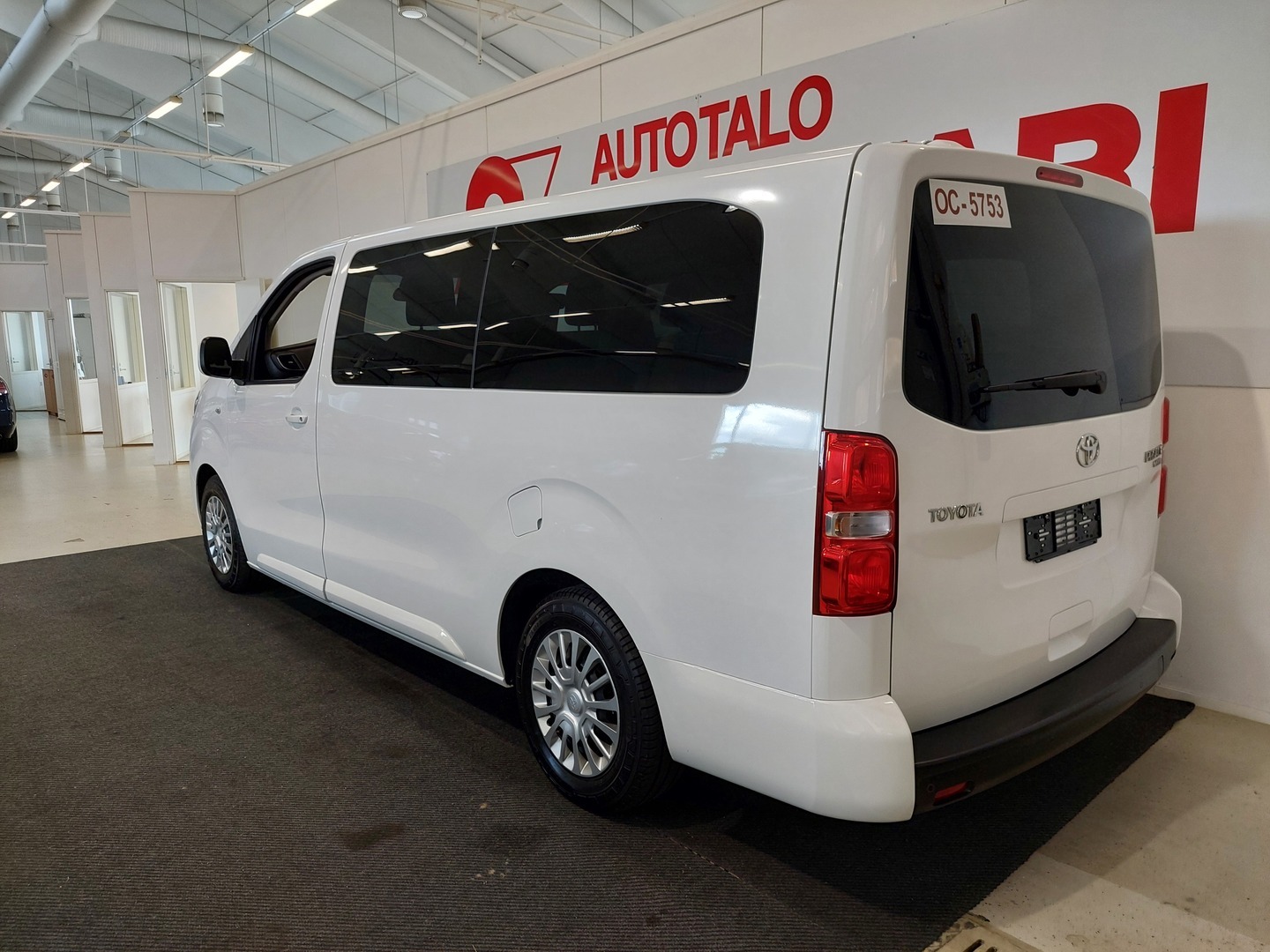 TOYOTA Proace Verso 4