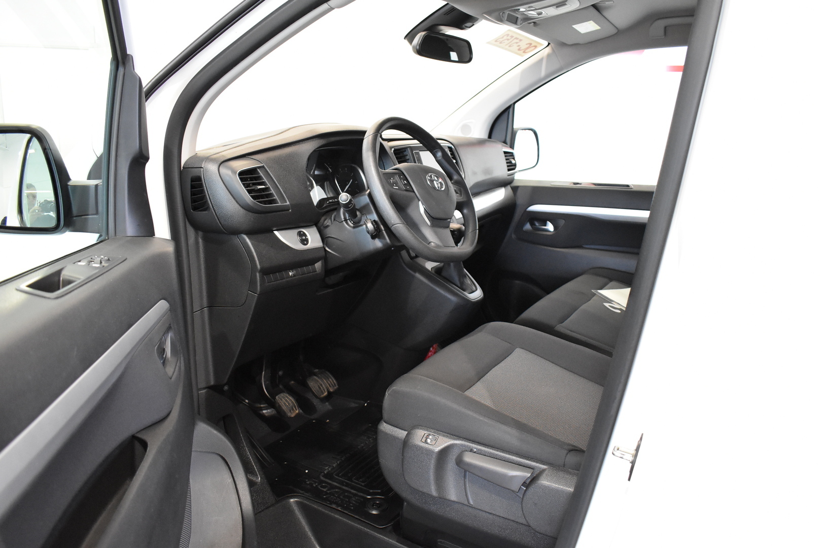 TOYOTA Proace Verso 8