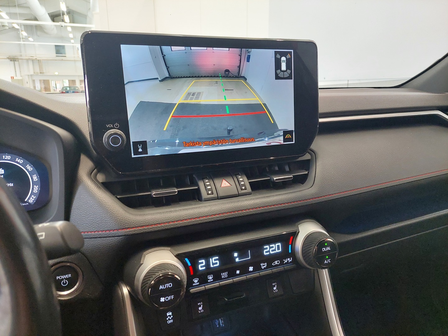 TOYOTA RAV4 Plug-in 11