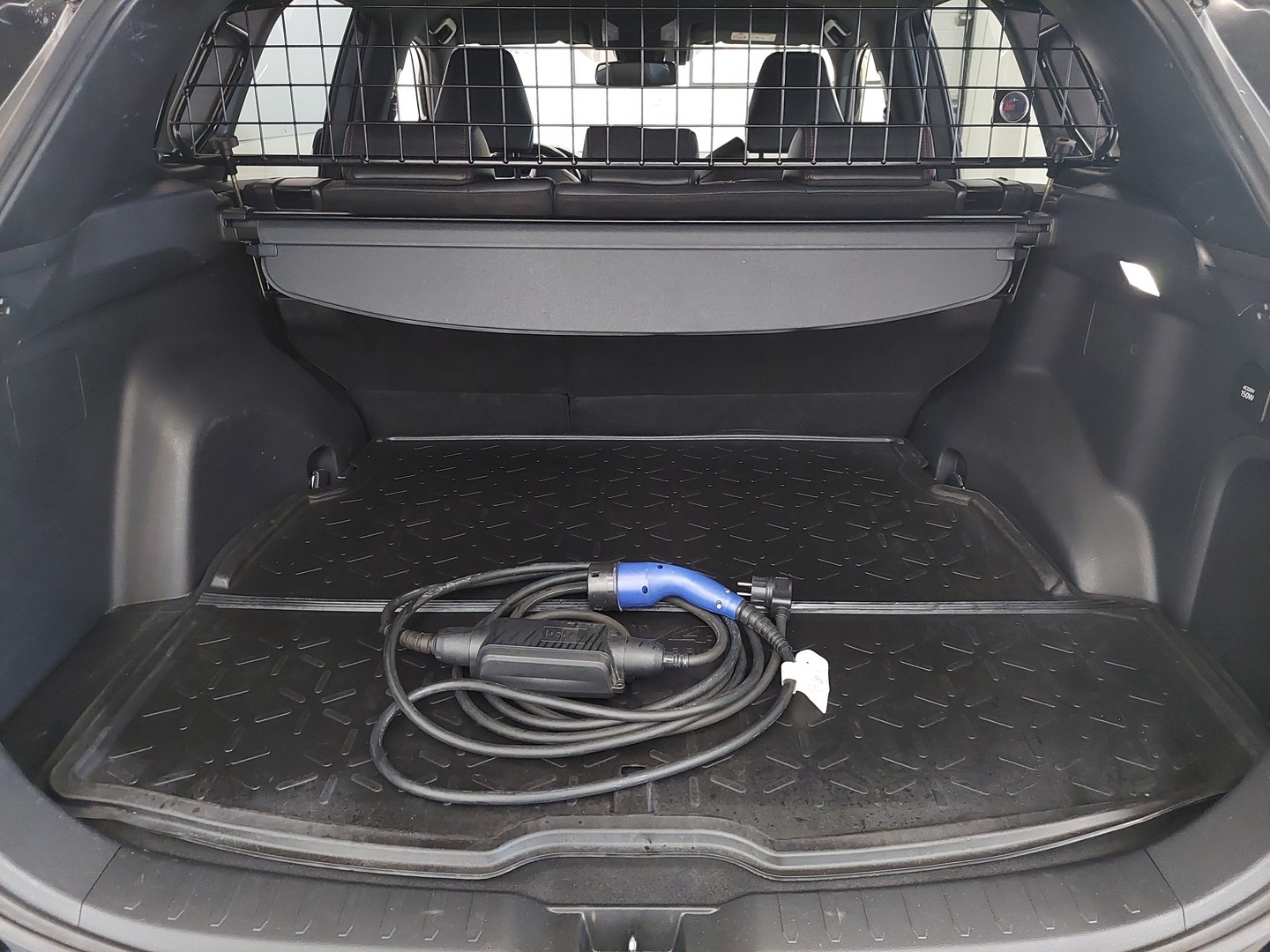 TOYOTA RAV4 Plug-in 12