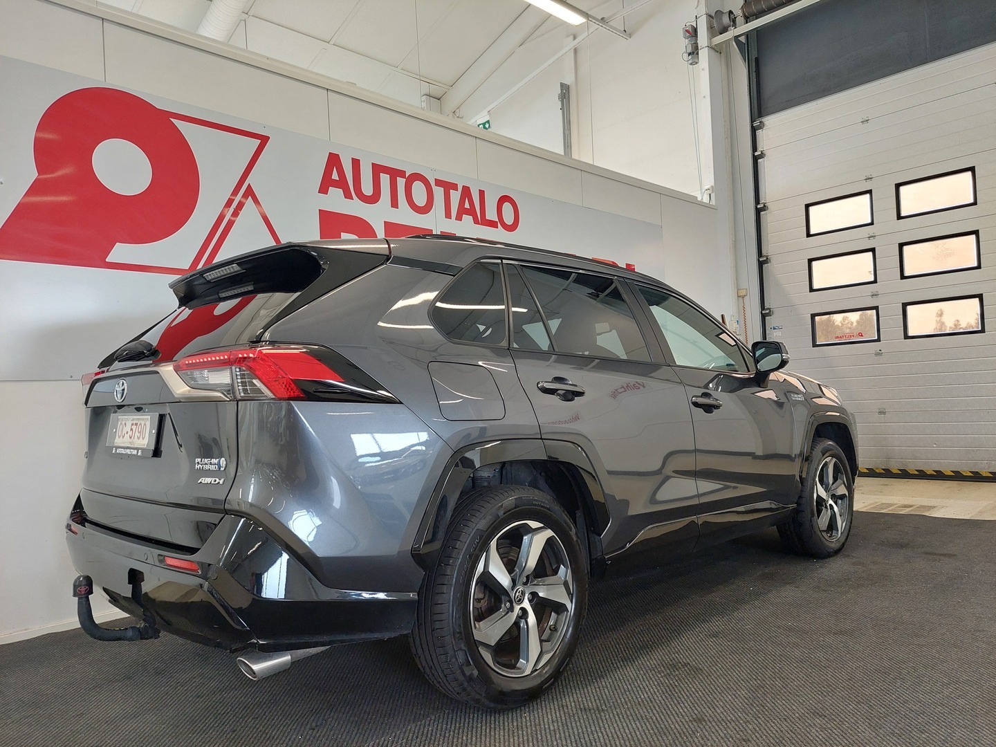 TOYOTA RAV4 Plug-in 16