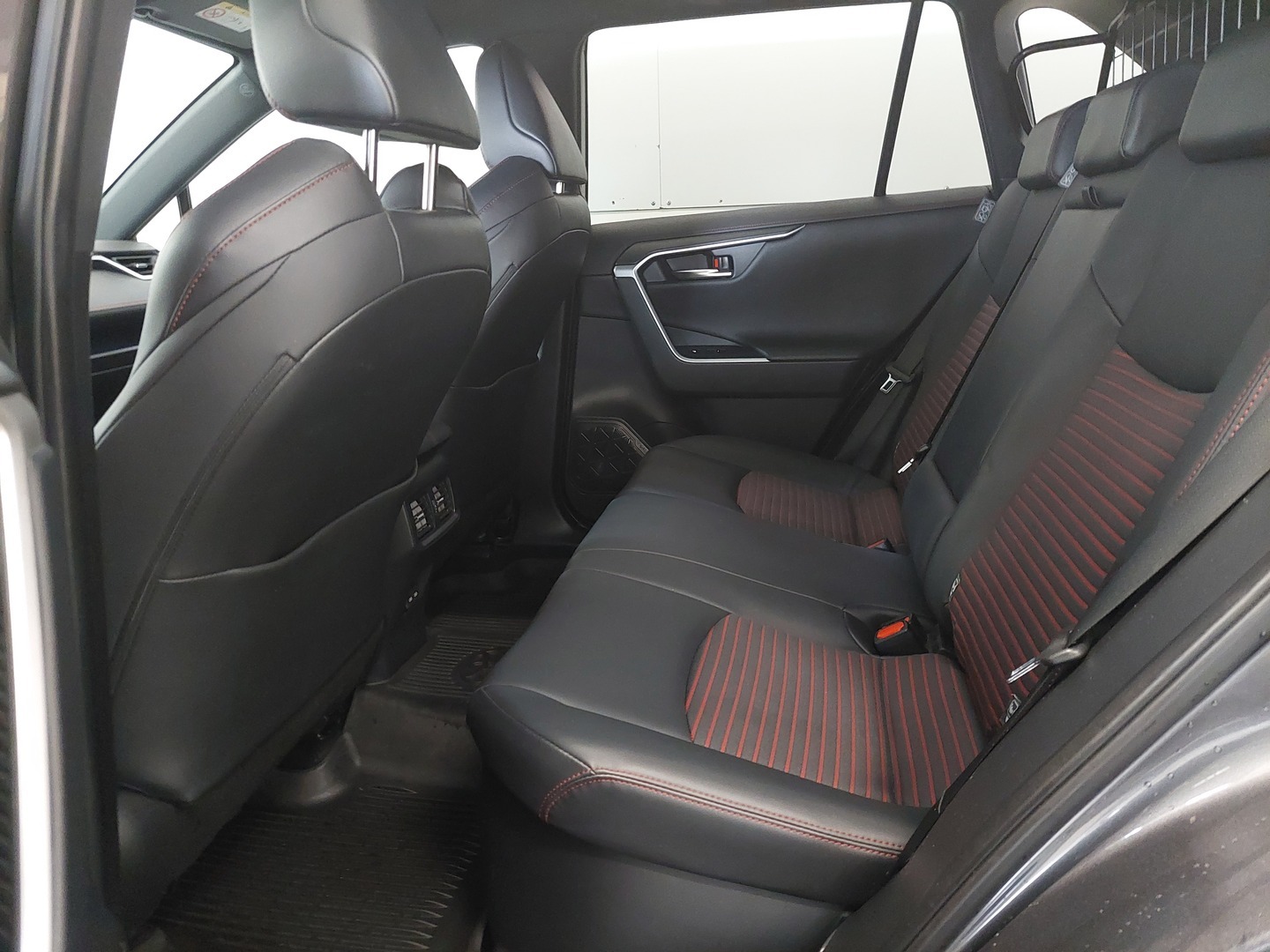 TOYOTA RAV4 Plug-in 17