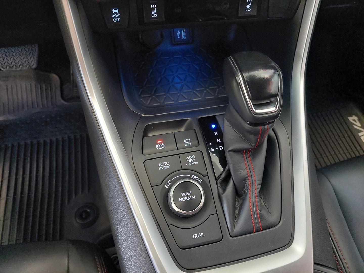 TOYOTA RAV4 Plug-in 22
