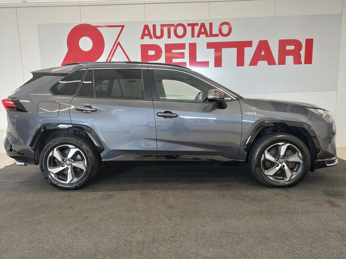 TOYOTA RAV4 Plug-in 5