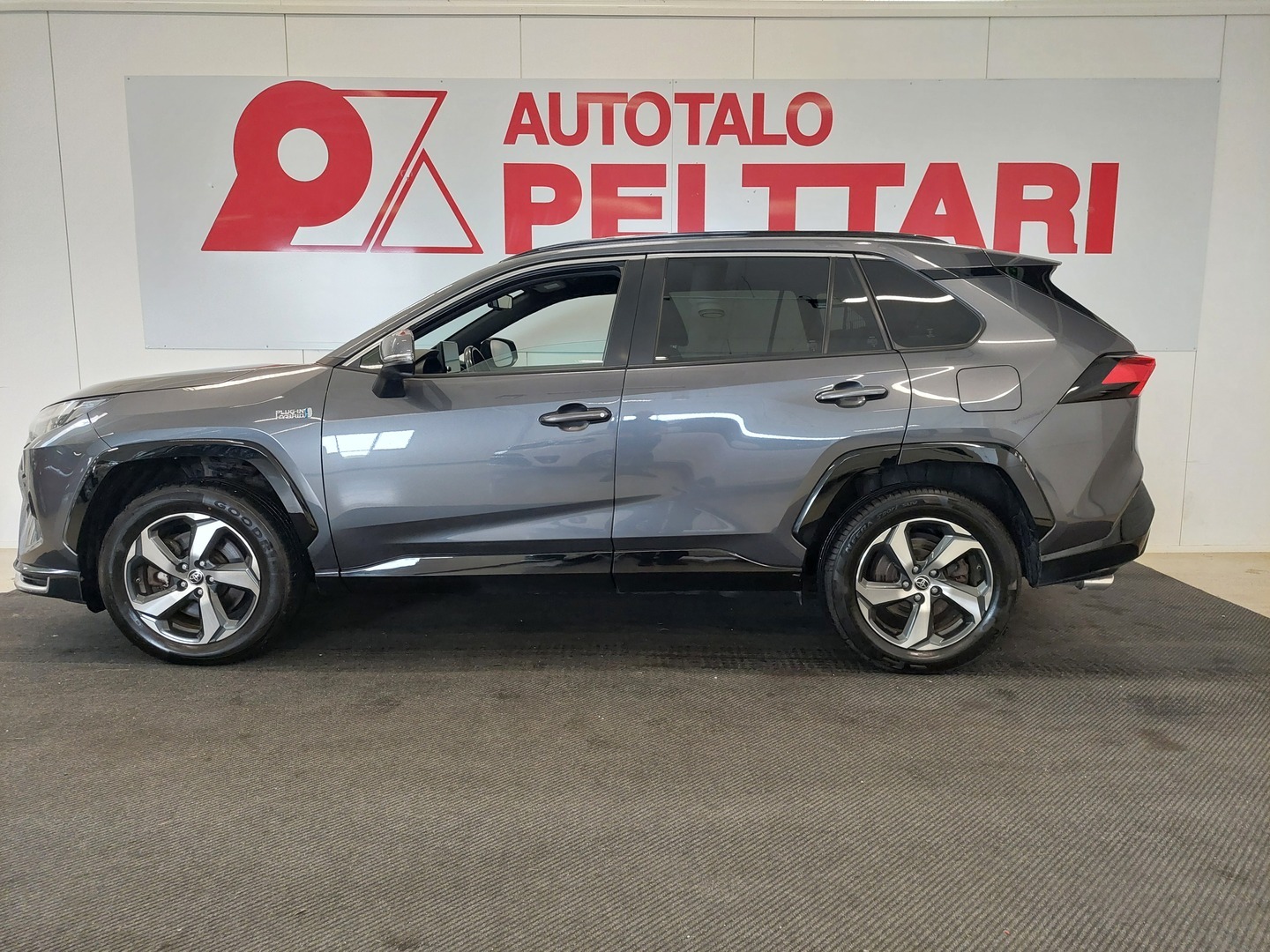 TOYOTA RAV4 Plug-in 6