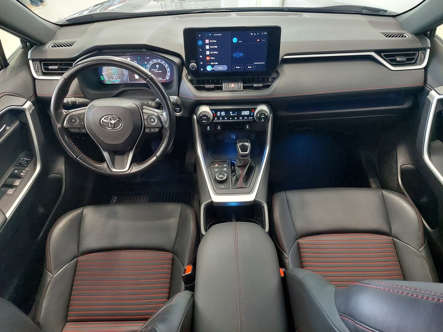 TOYOTA RAV4 Plug-in 7