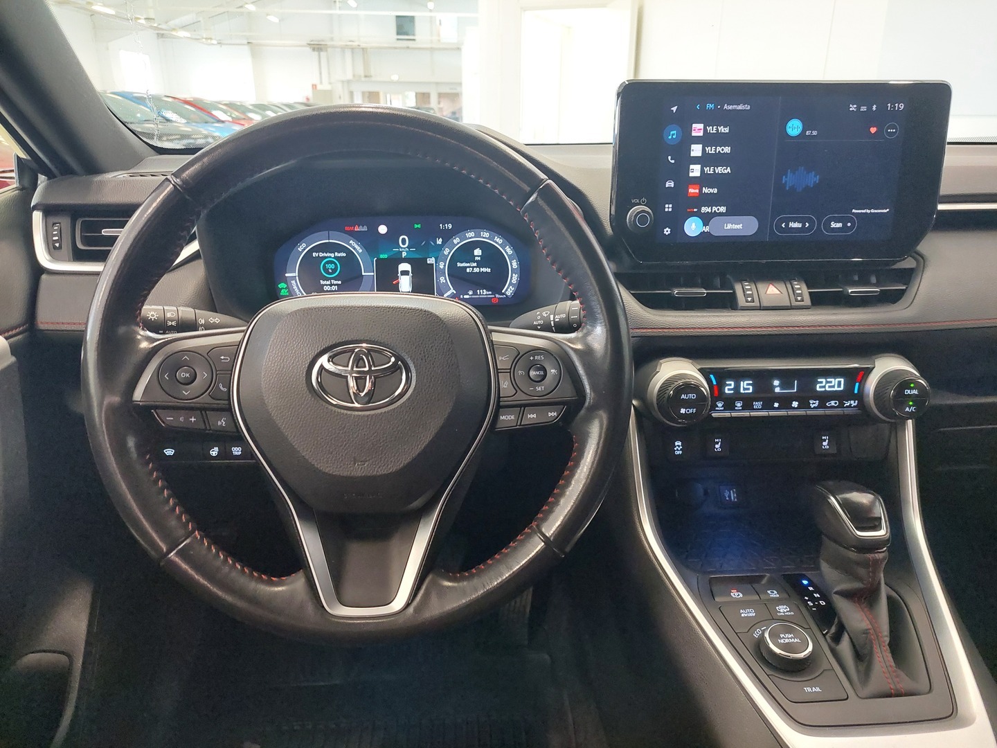 TOYOTA RAV4 Plug-in 8