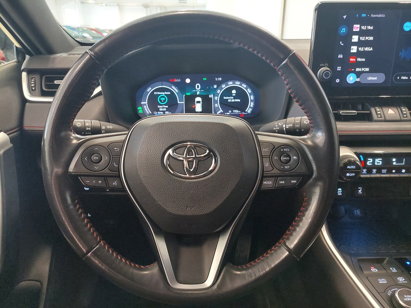 TOYOTA RAV4 Plug-in 9