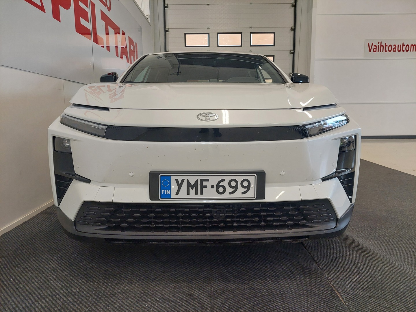 TOYOTA C-HR+ 22