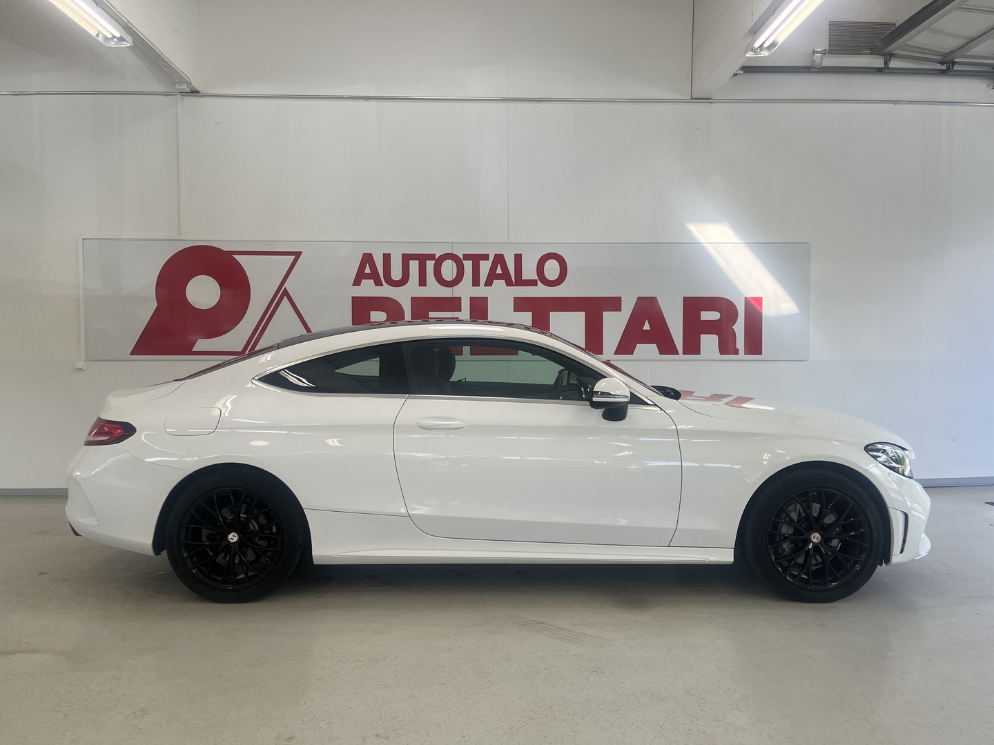 MERCEDES-BENZ C 6