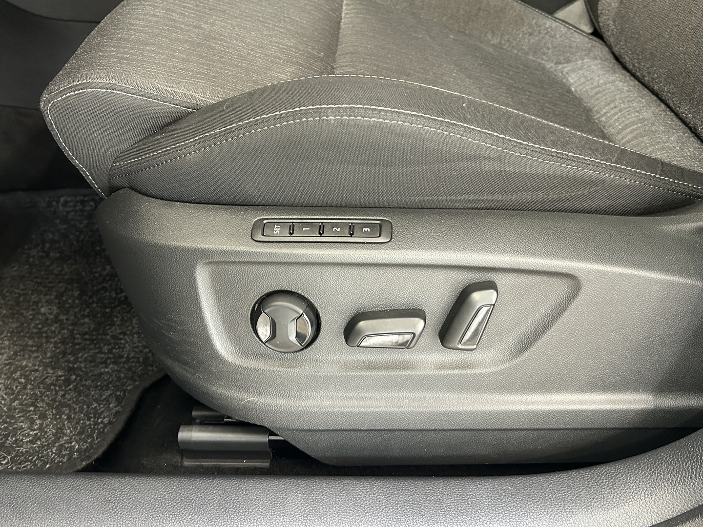 SKODA Karoq 24