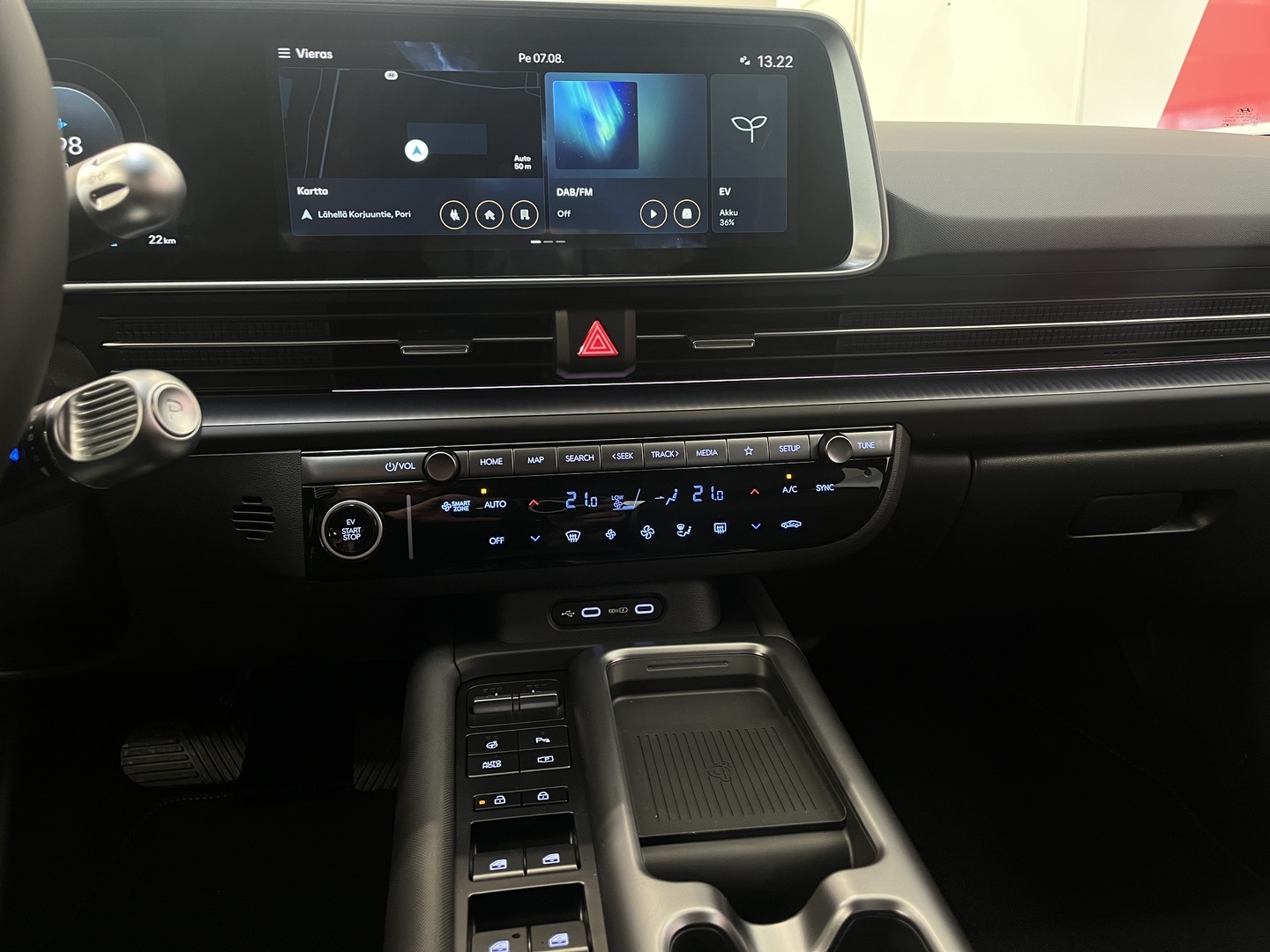 HYUNDAI IONIQ 6 8