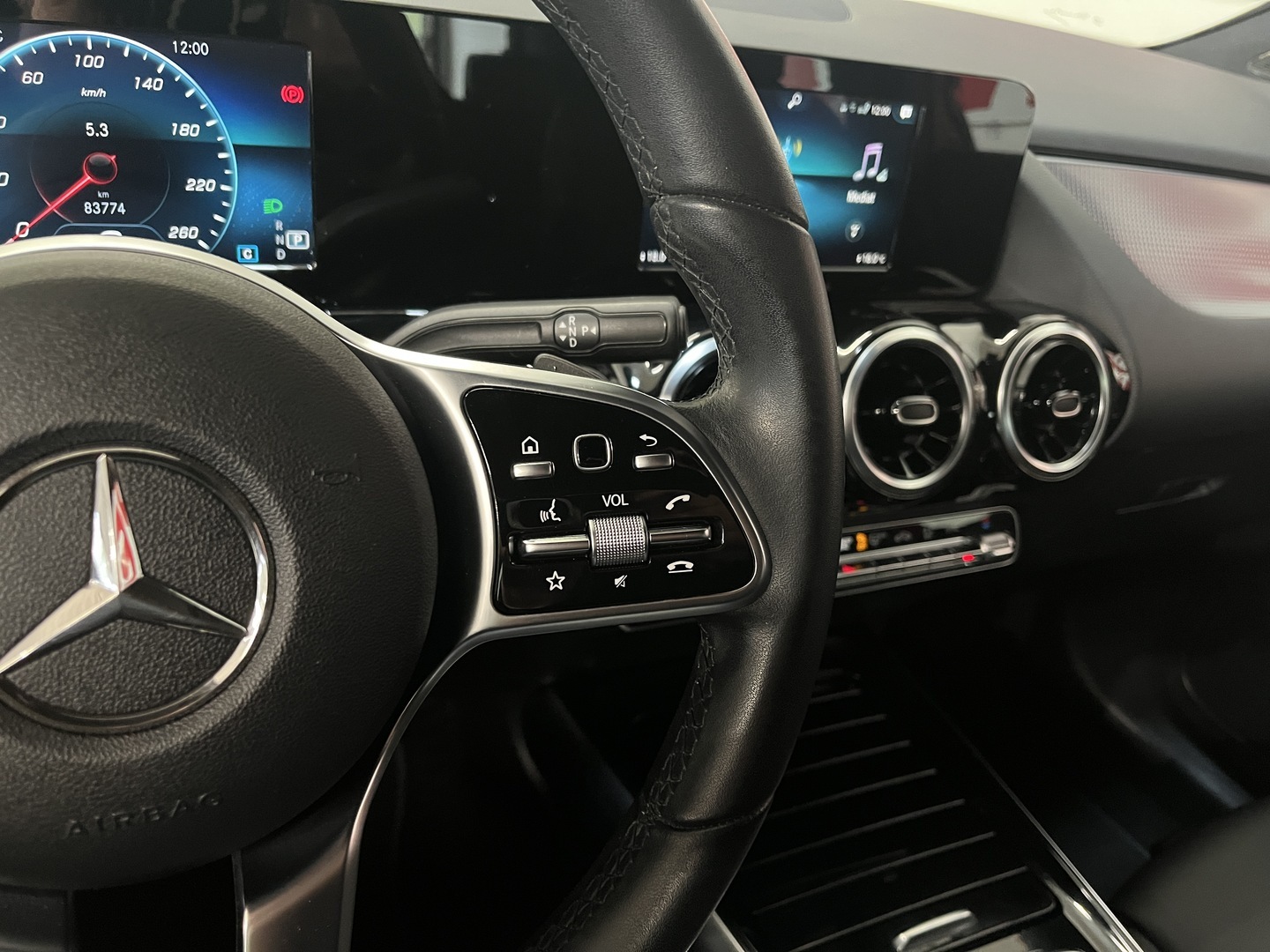 MERCEDES-BENZ B 12