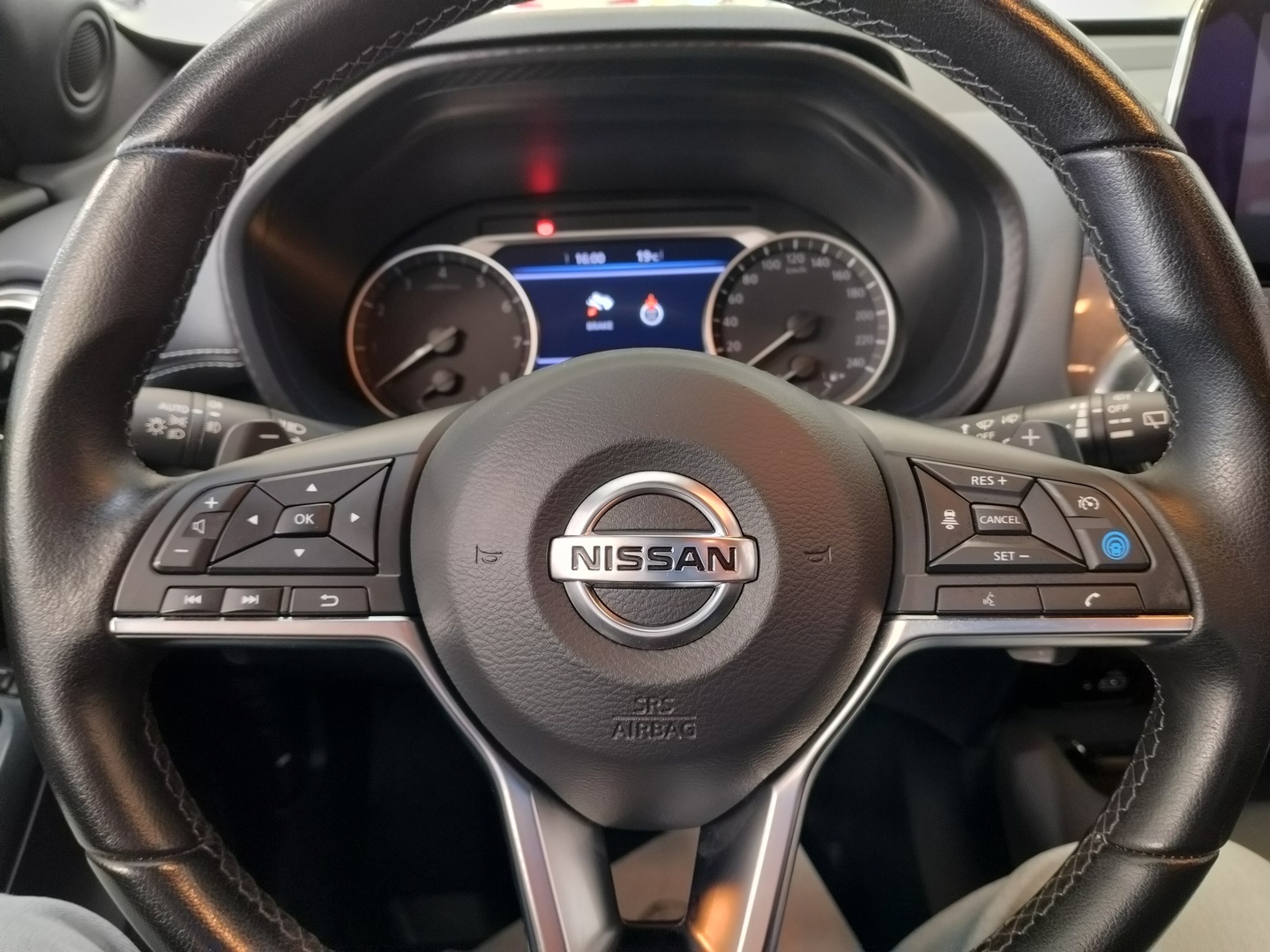 NISSAN Juke 12