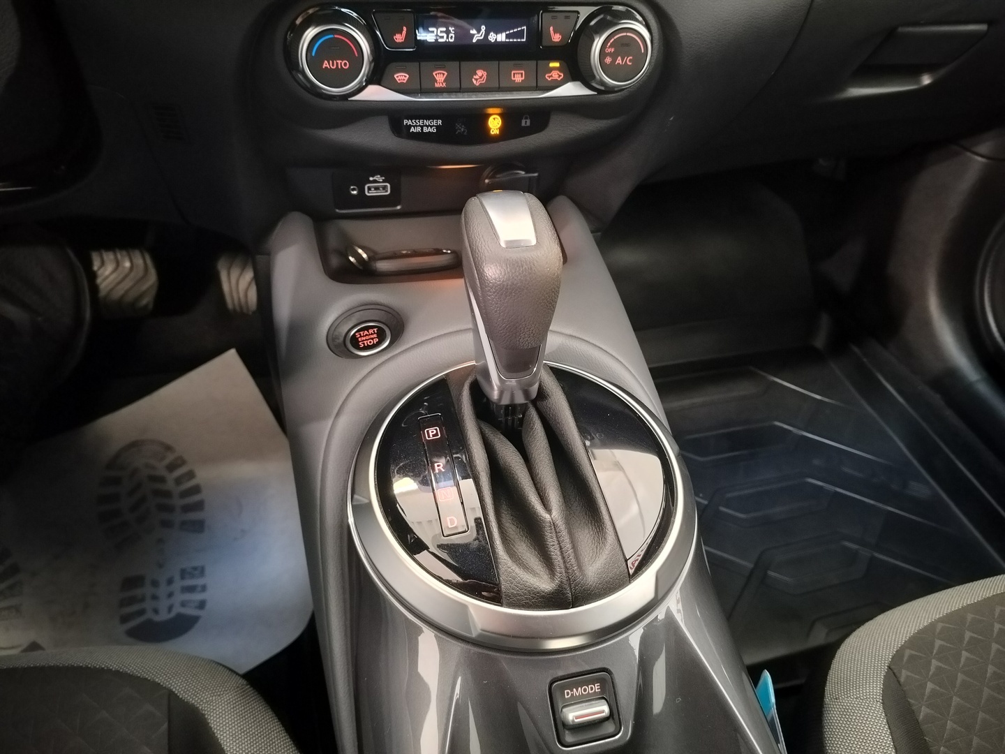 NISSAN Juke 16