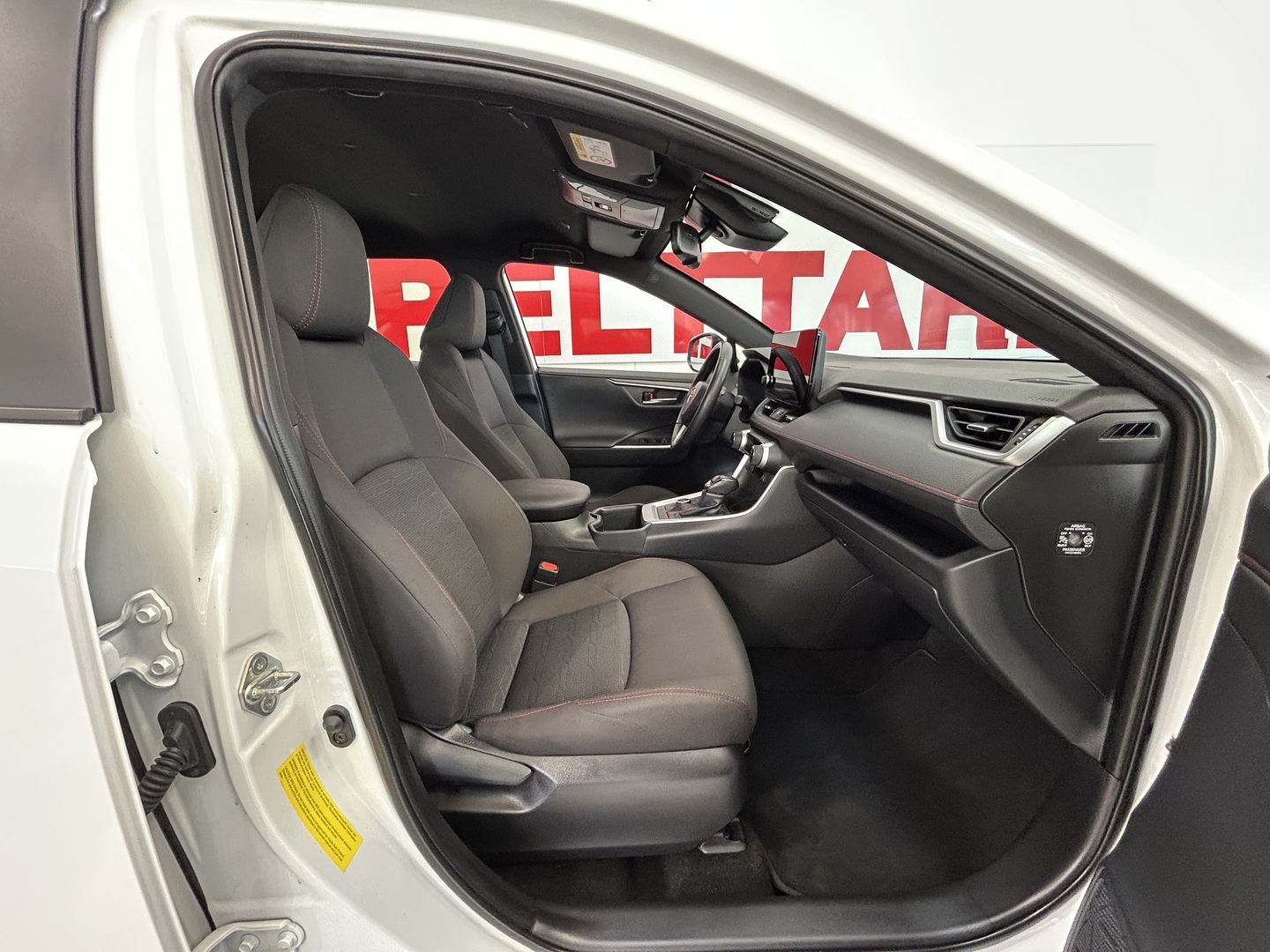 TOYOTA RAV4 Plug-in 13