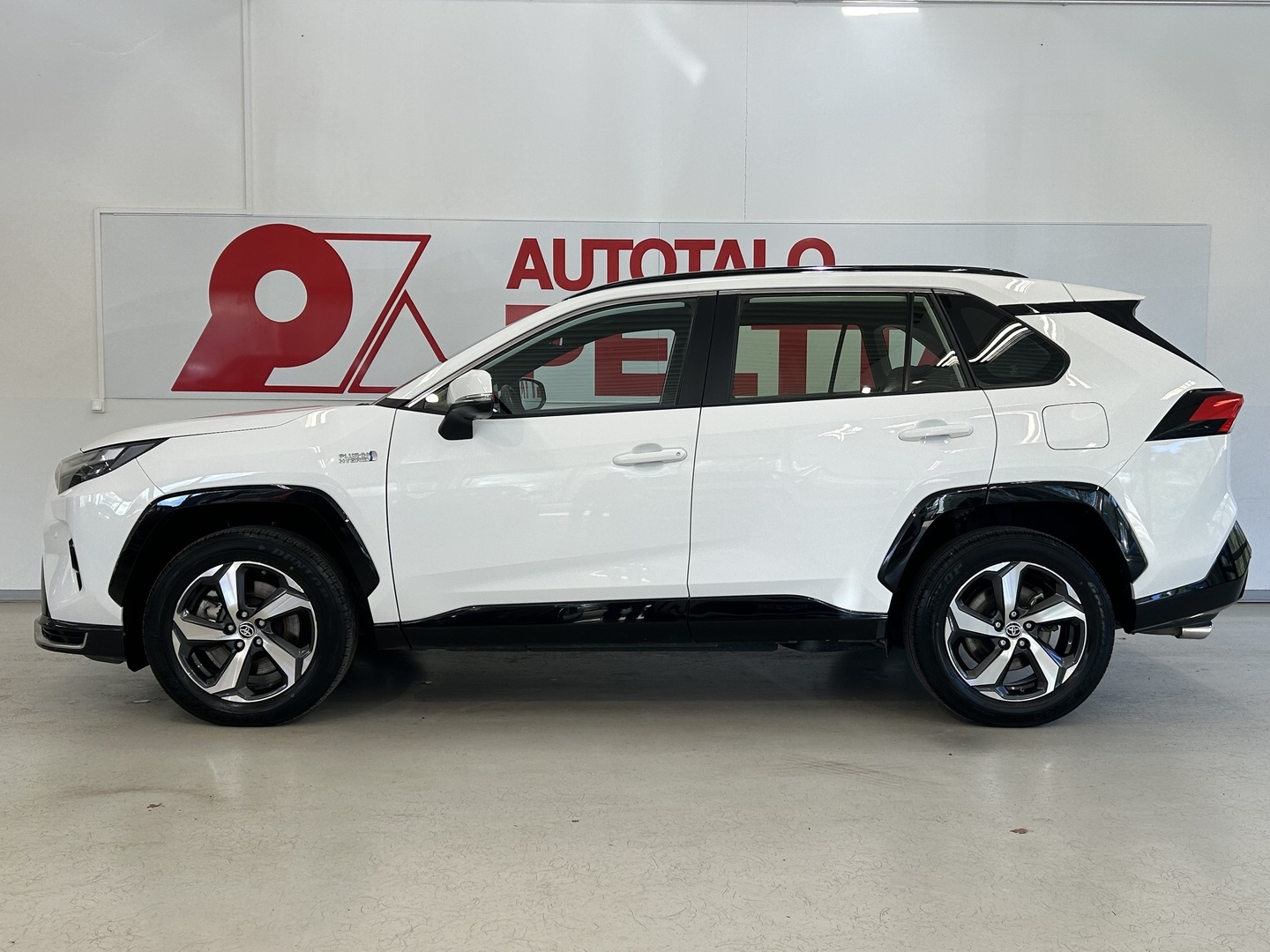 TOYOTA RAV4 Plug-in 2