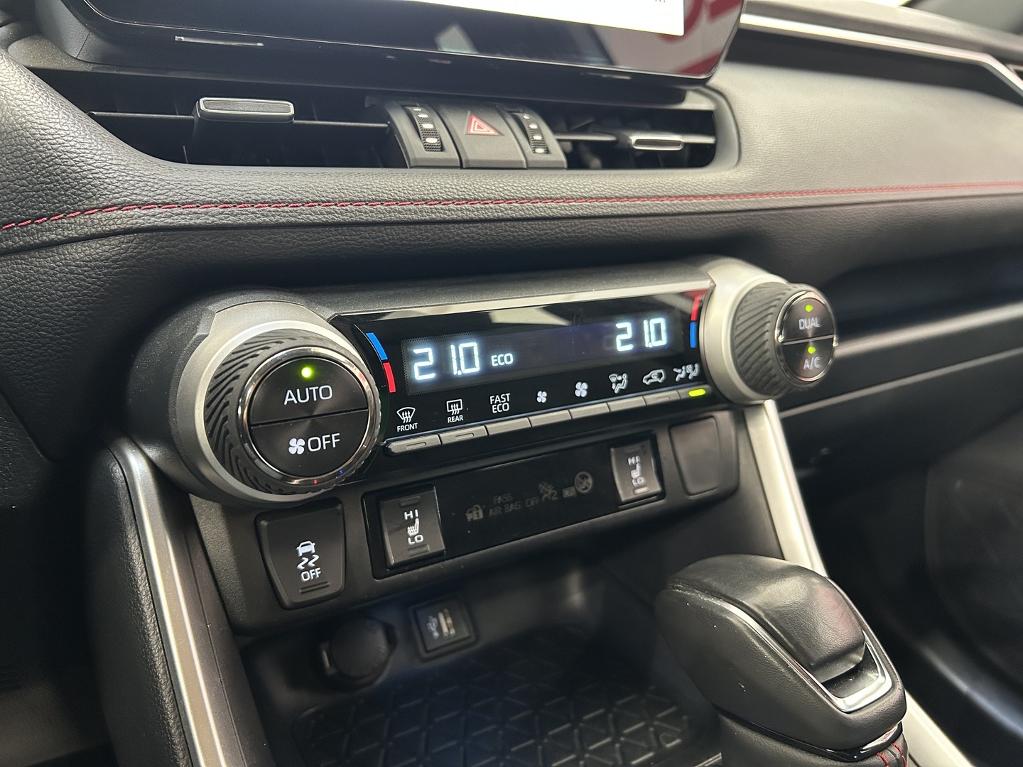 TOYOTA RAV4 Plug-in 21