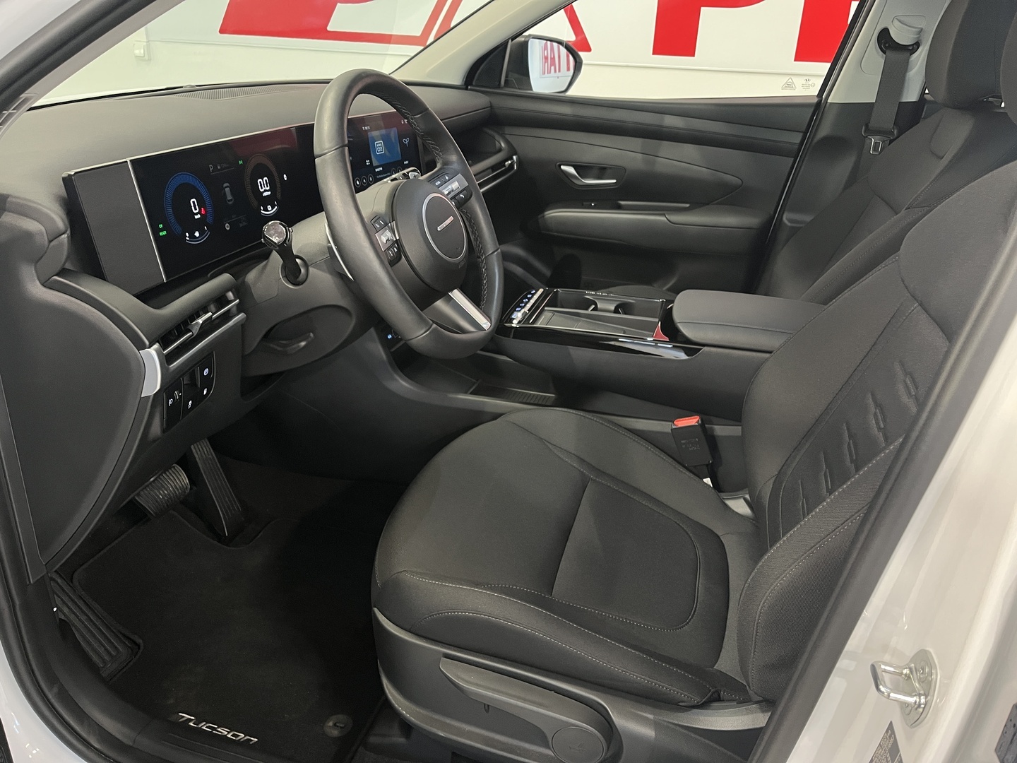 HYUNDAI TUCSON 4