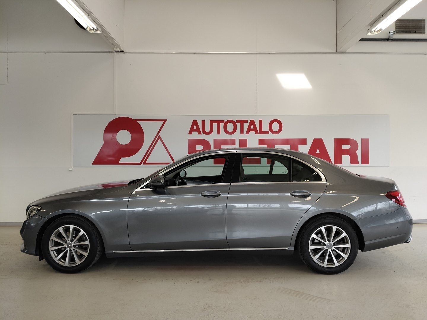 MERCEDES-BENZ E 3
