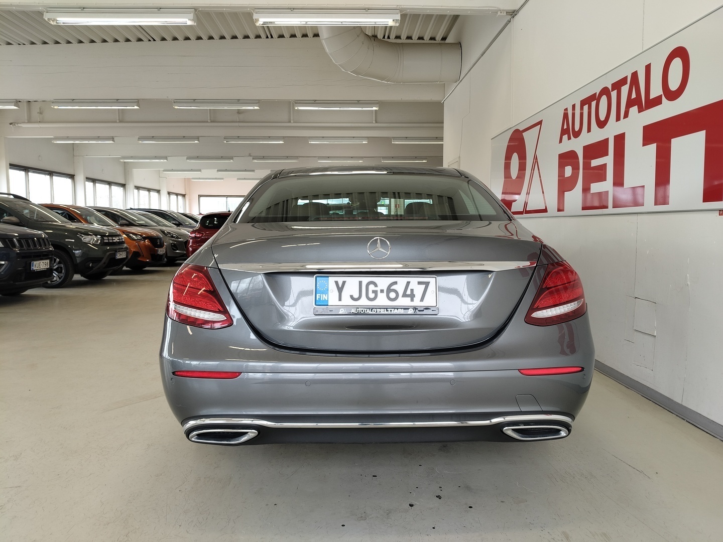 MERCEDES-BENZ E 5
