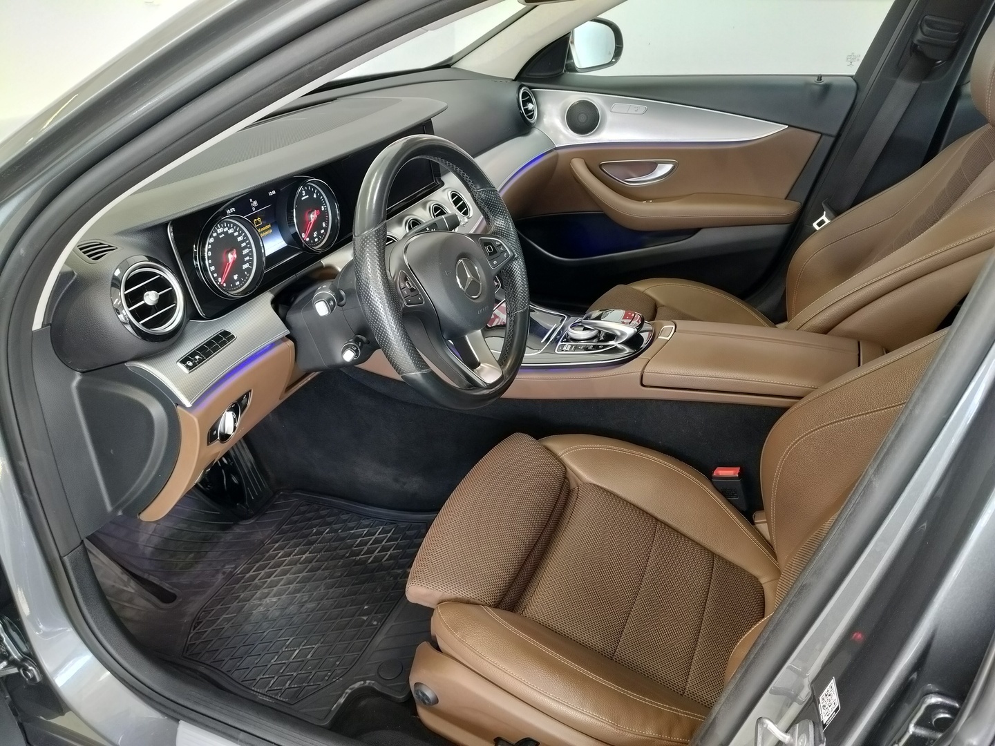 MERCEDES-BENZ E 9
