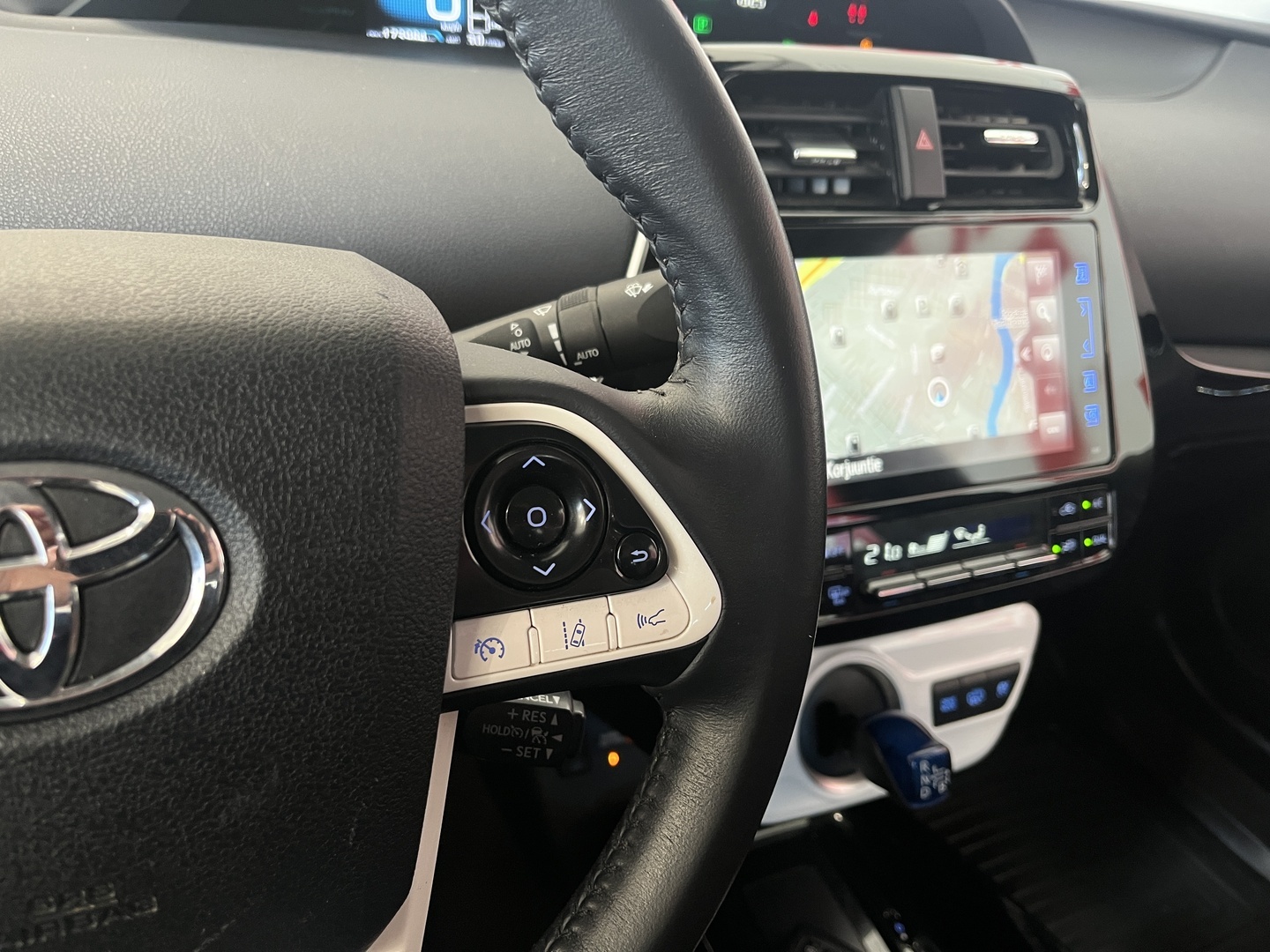 TOYOTA PRIUS 12