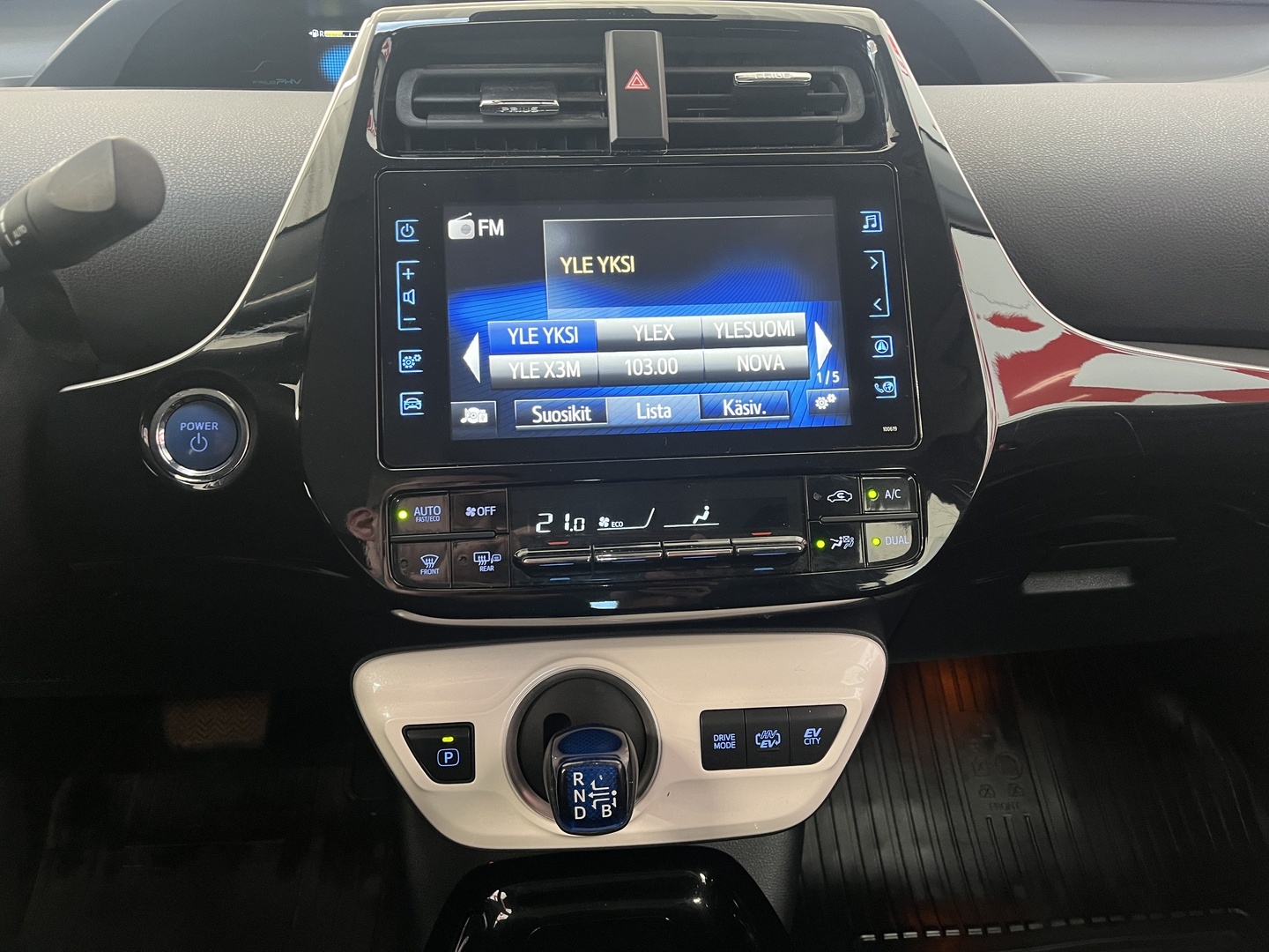 TOYOTA PRIUS 16