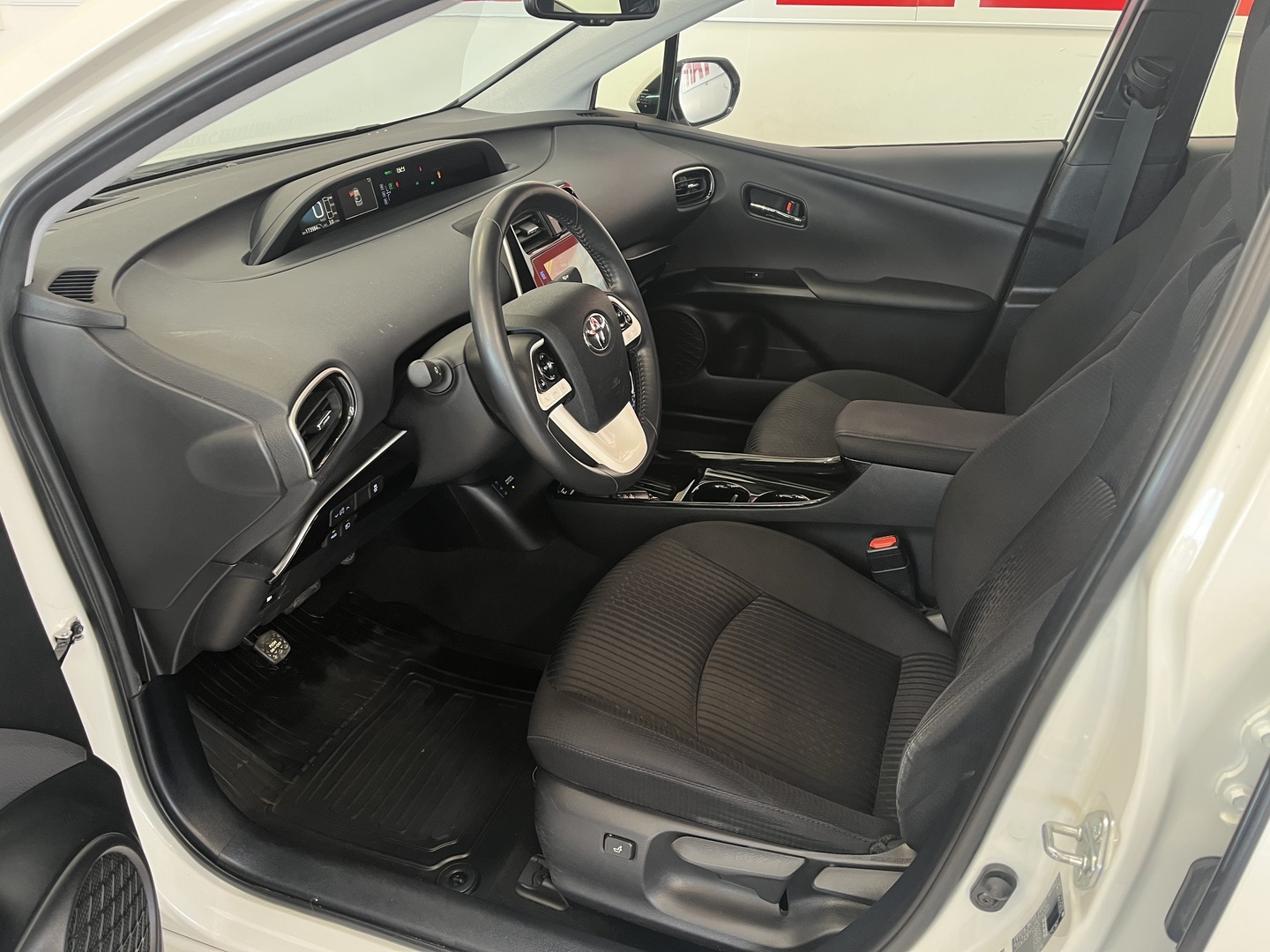 TOYOTA PRIUS 7