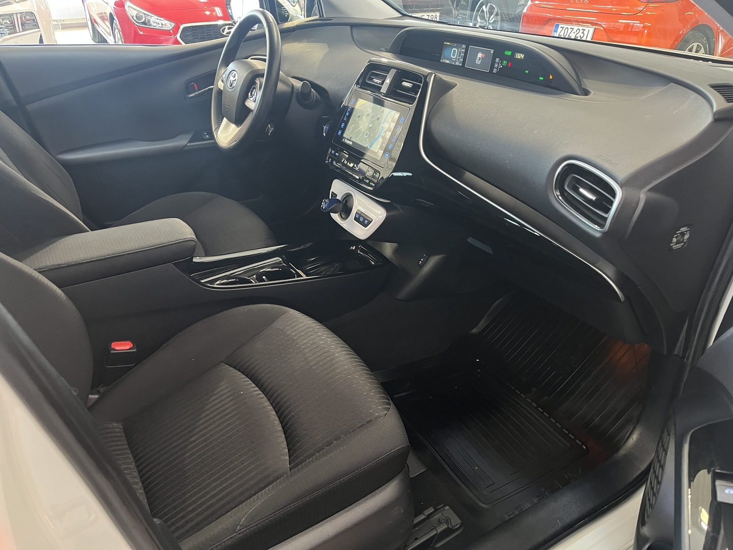 TOYOTA PRIUS 9