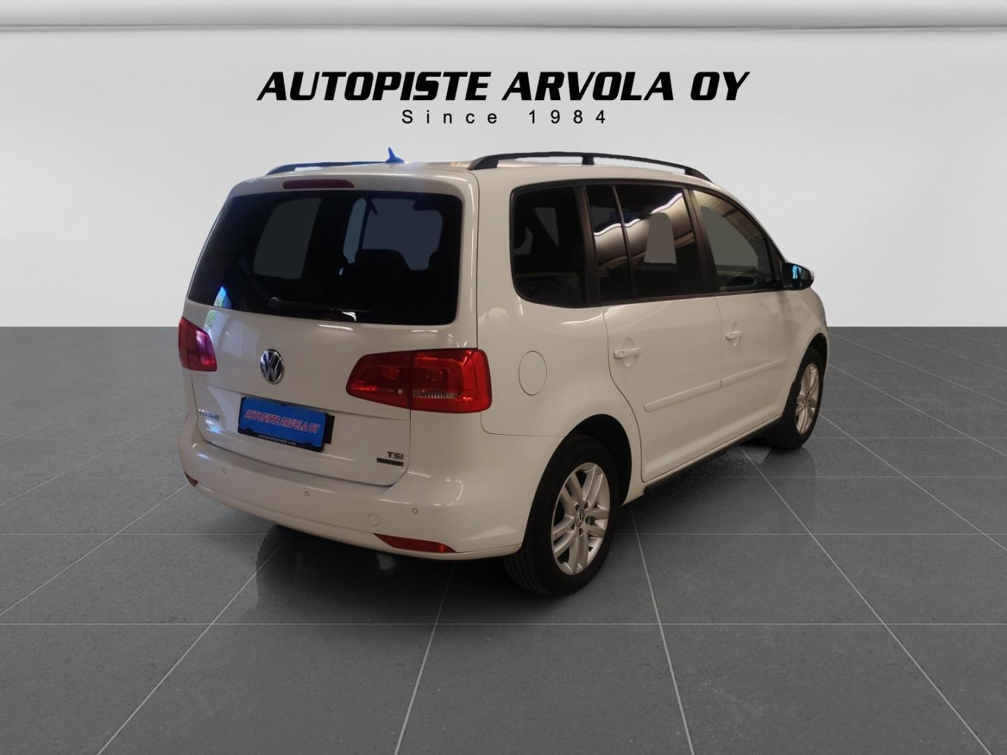 VOLKSWAGEN Touran 2014