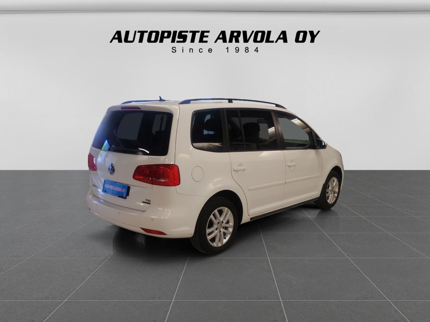 VOLKSWAGEN Touran 2014