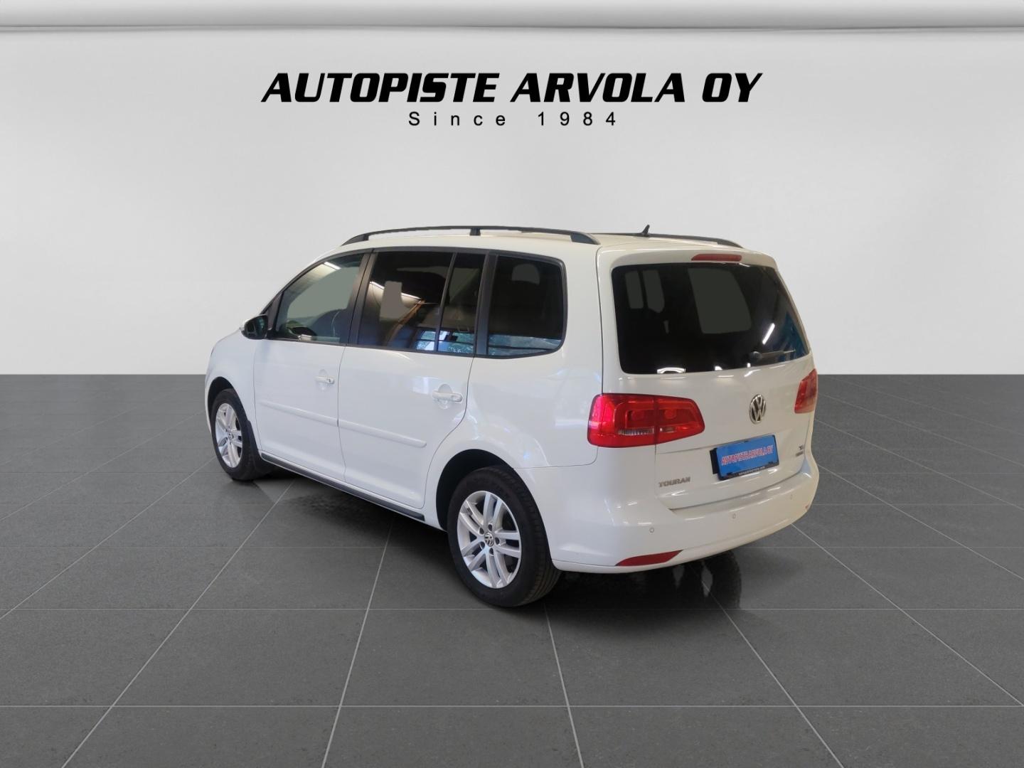 VOLKSWAGEN Touran 2014