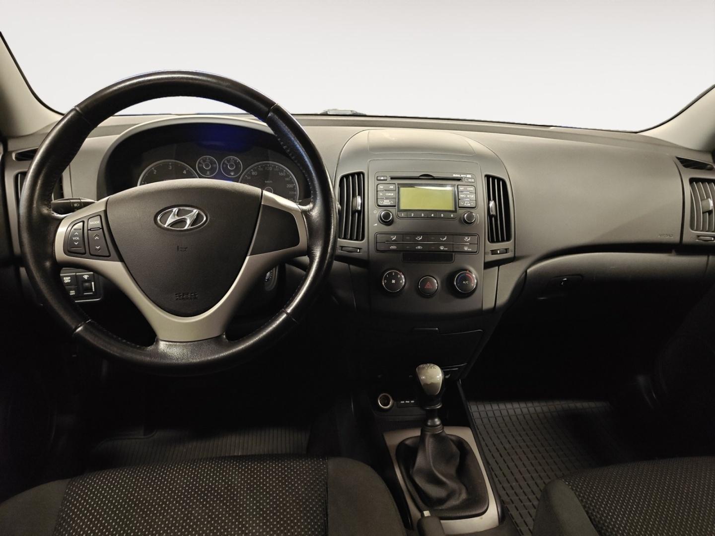 HYUNDAI i30 2010