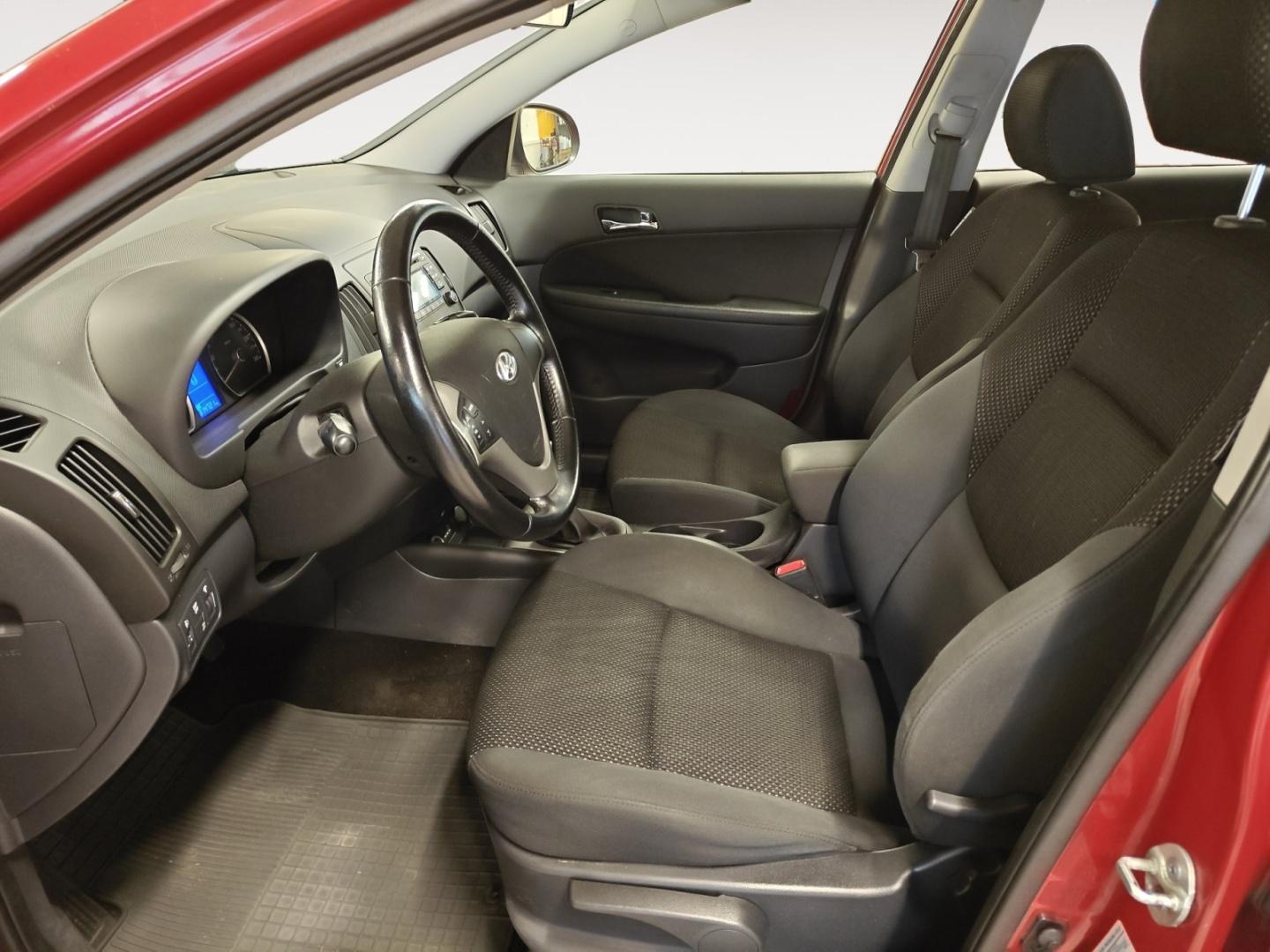 HYUNDAI i30 2010