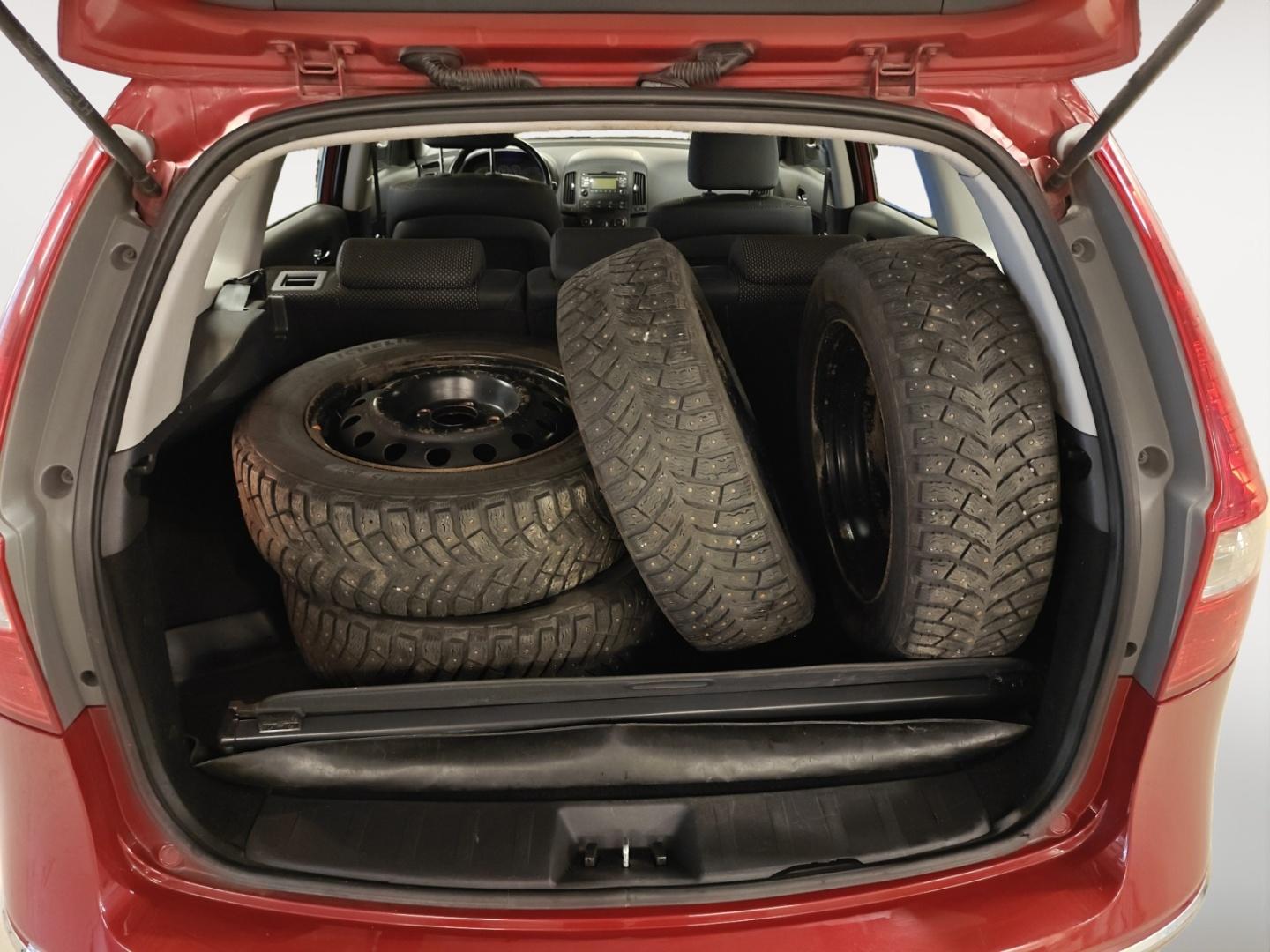 HYUNDAI i30 2010