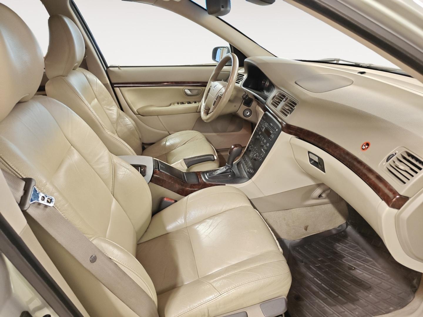 VOLVO S80 2004